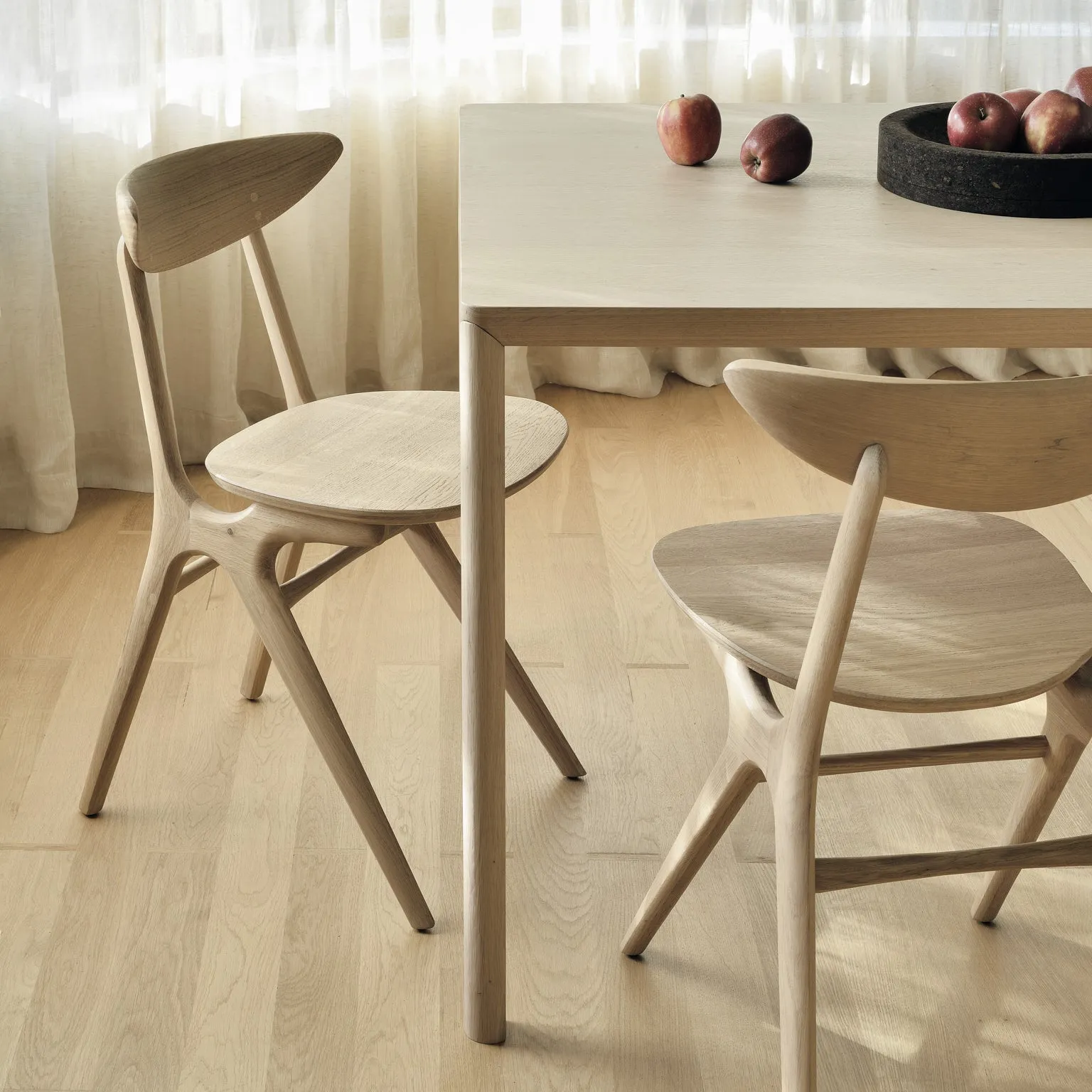 Air Dining Table