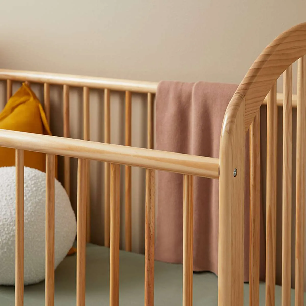 Archie Cot - Natural Mocka