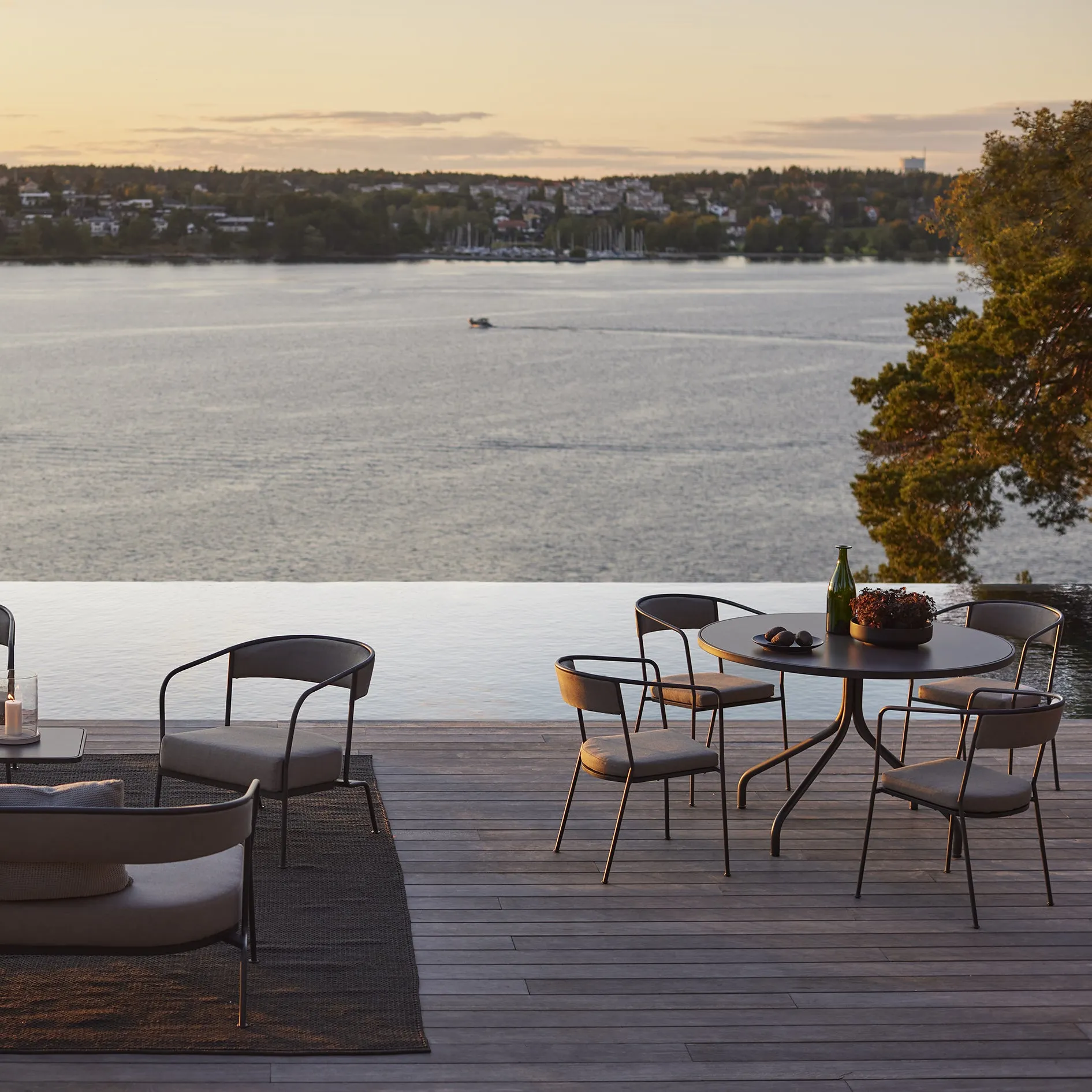 Arholma Dining Table