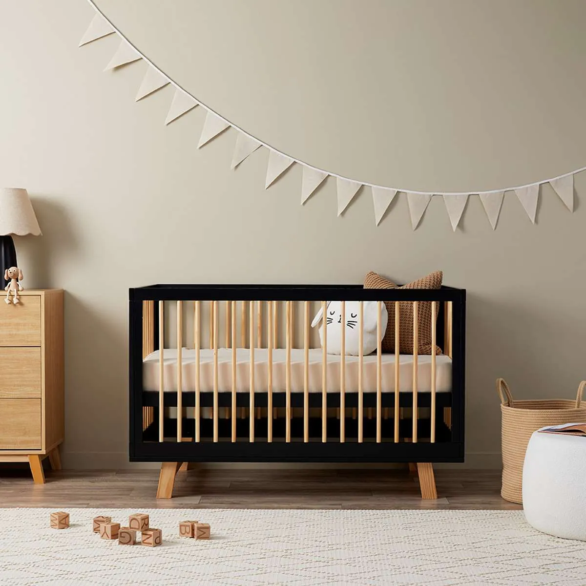 Aspen Black/Natural 3-in-1 Cot Conversion Bundle Mocka