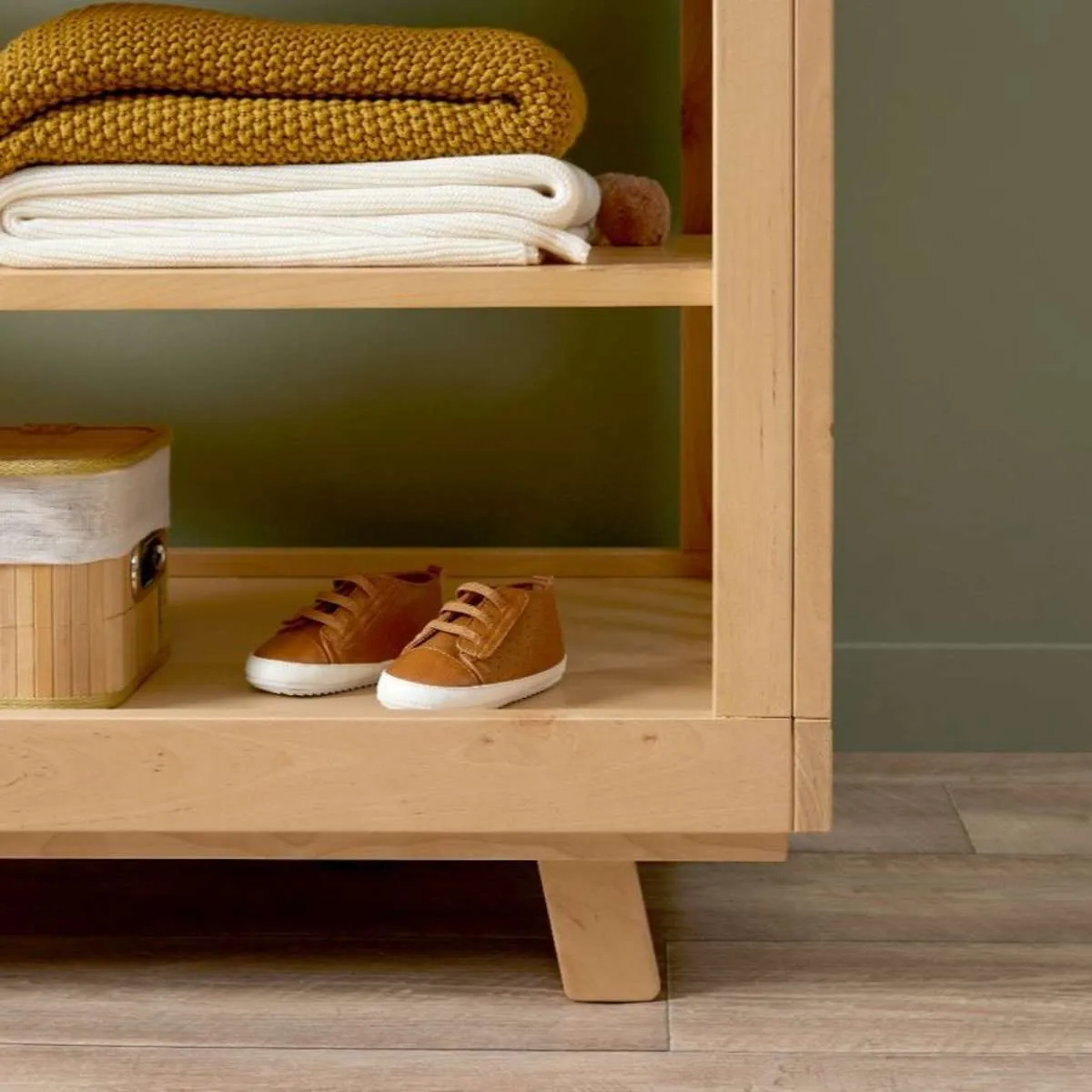Aspen Change Table - Natural Birch Mocka