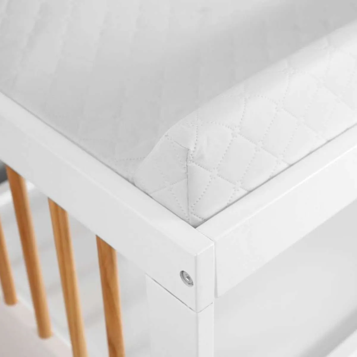 Aspen Change Table with Drawers - White/Natural Mocka