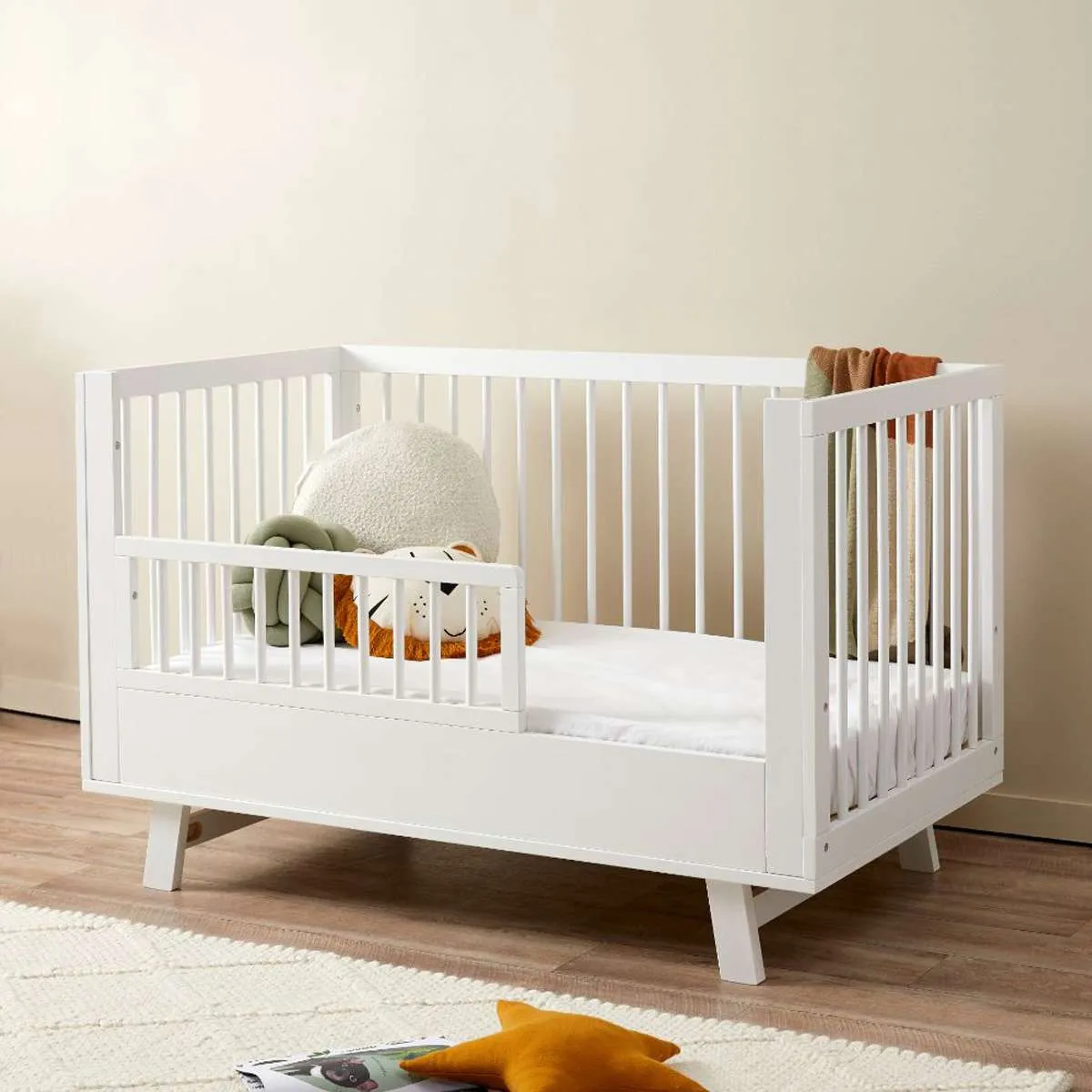 Aspen White 3-in-1 Cot Conversion Bundle Mocka
