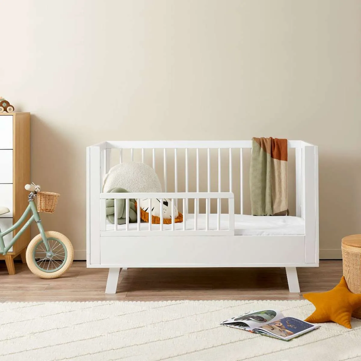 Aspen White 3-in-1 Cot Conversion Bundle Mocka
