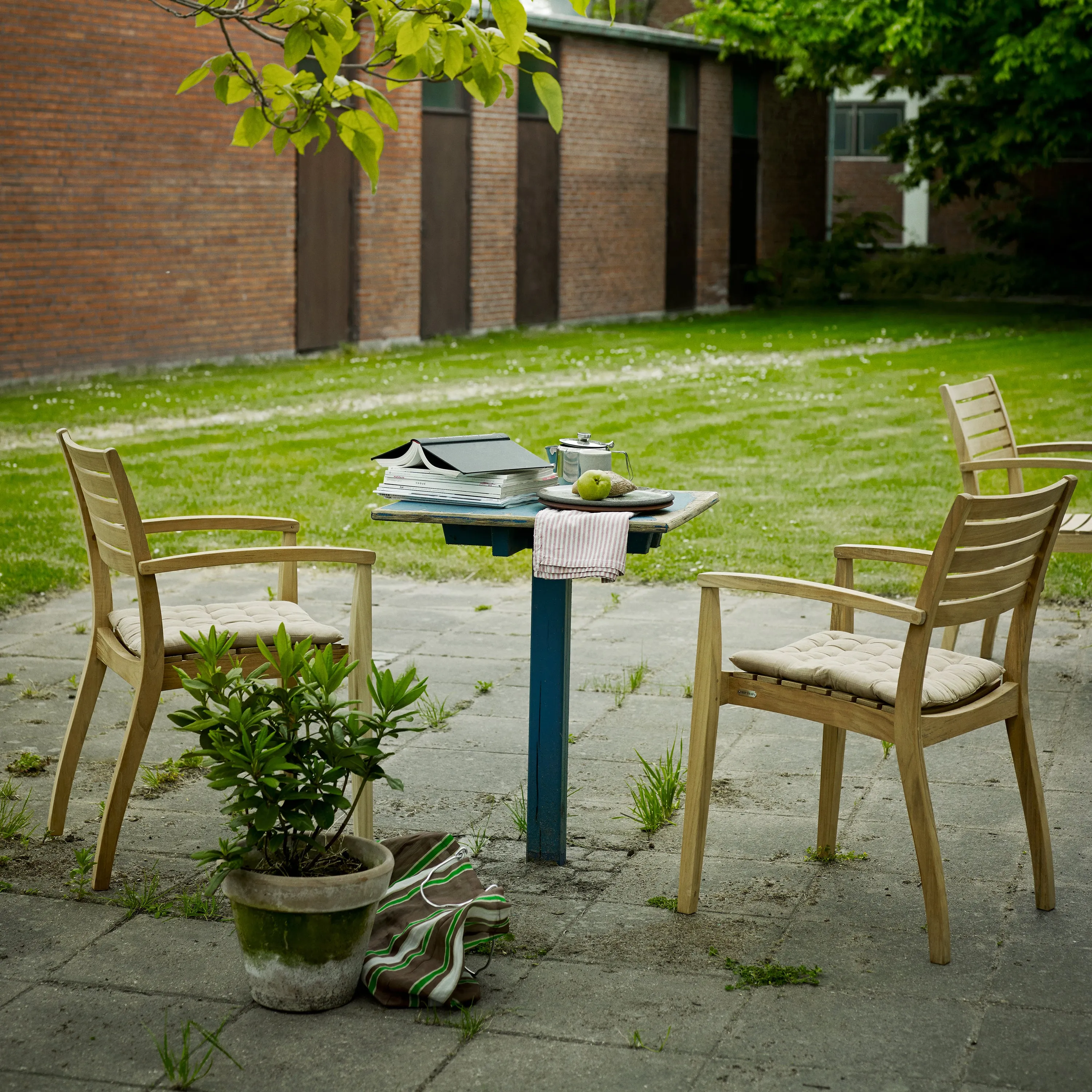 Ballare Stackable Chair
