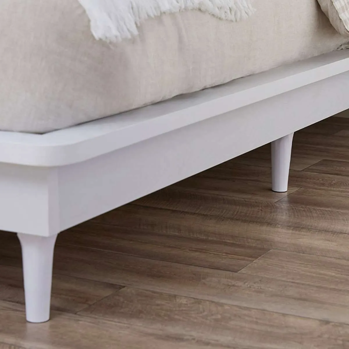 Carson Queen Bed - White Mocka