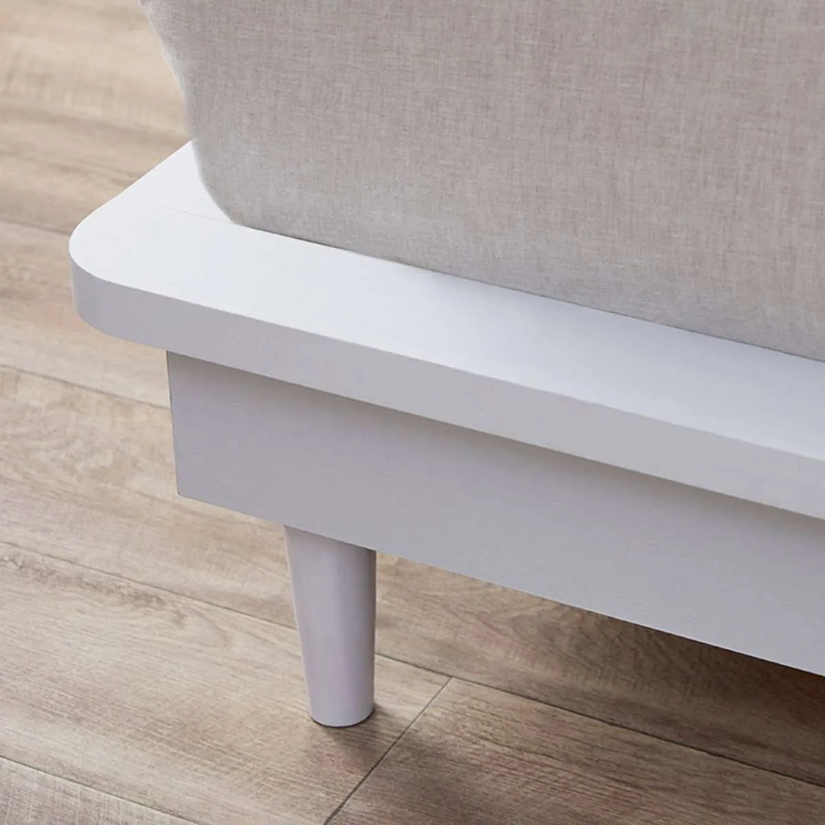 Carson Queen Bed - White Mocka