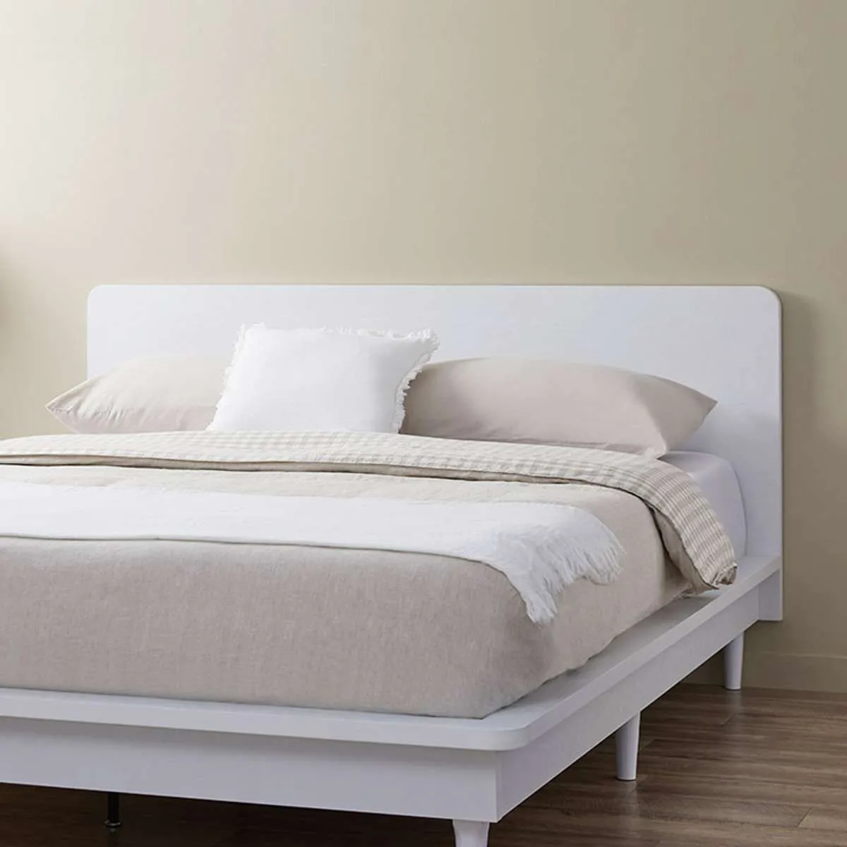 Carson Queen Bed - White Mocka