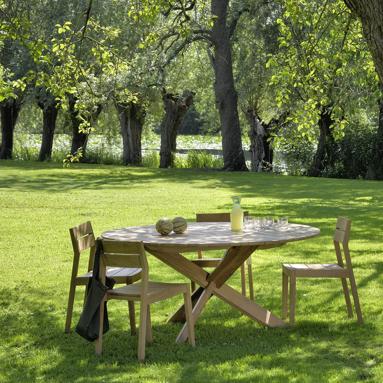 Circle Outdoor Dining Table