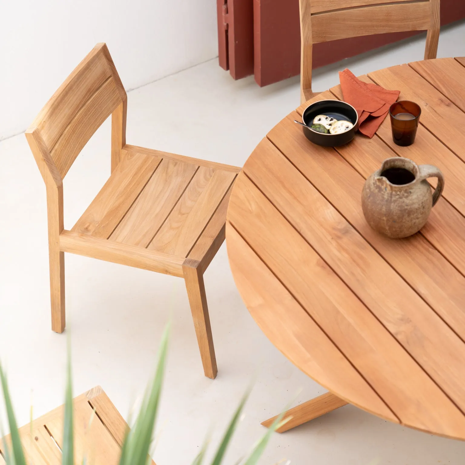 Circle Outdoor Dining Table