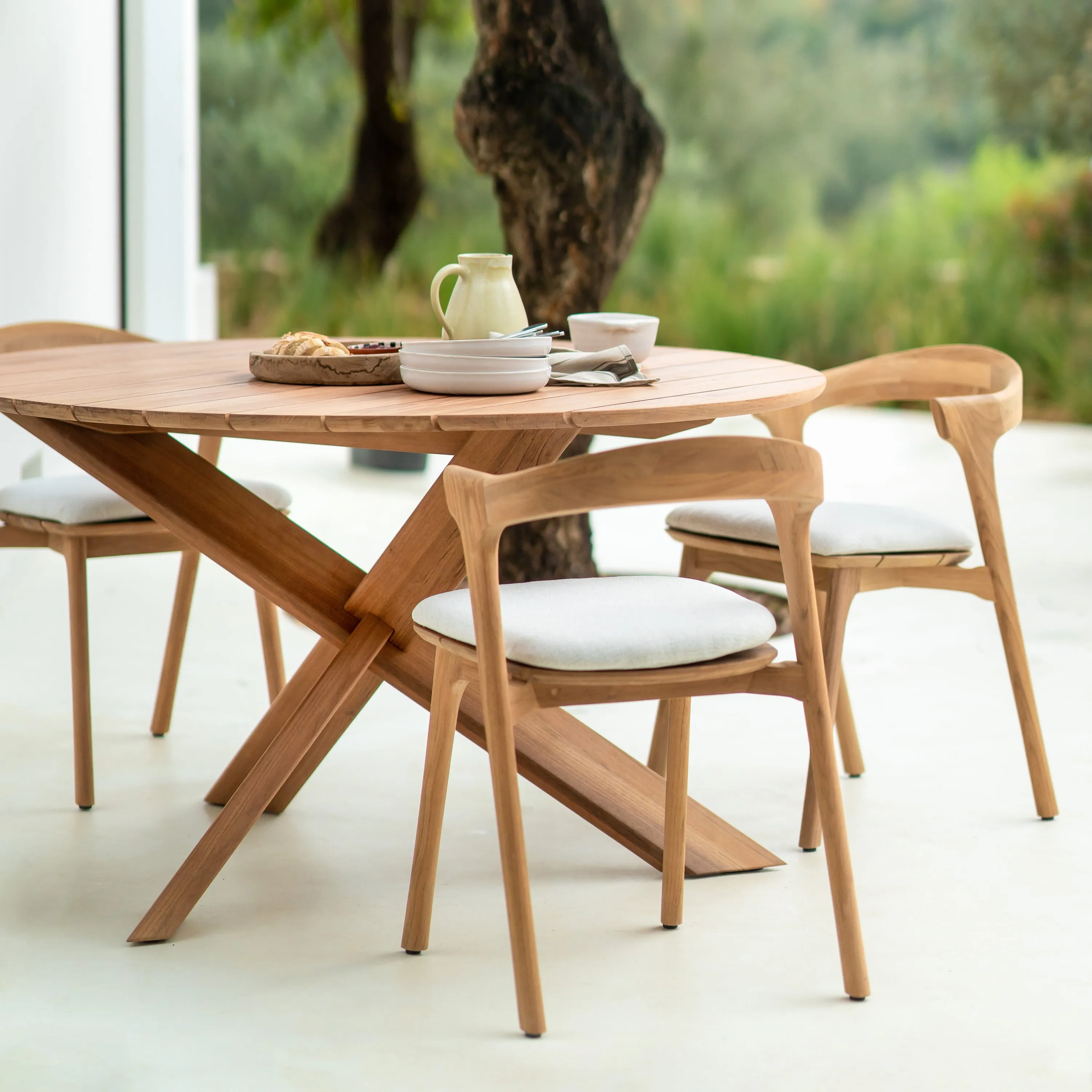 Circle Outdoor Dining Table