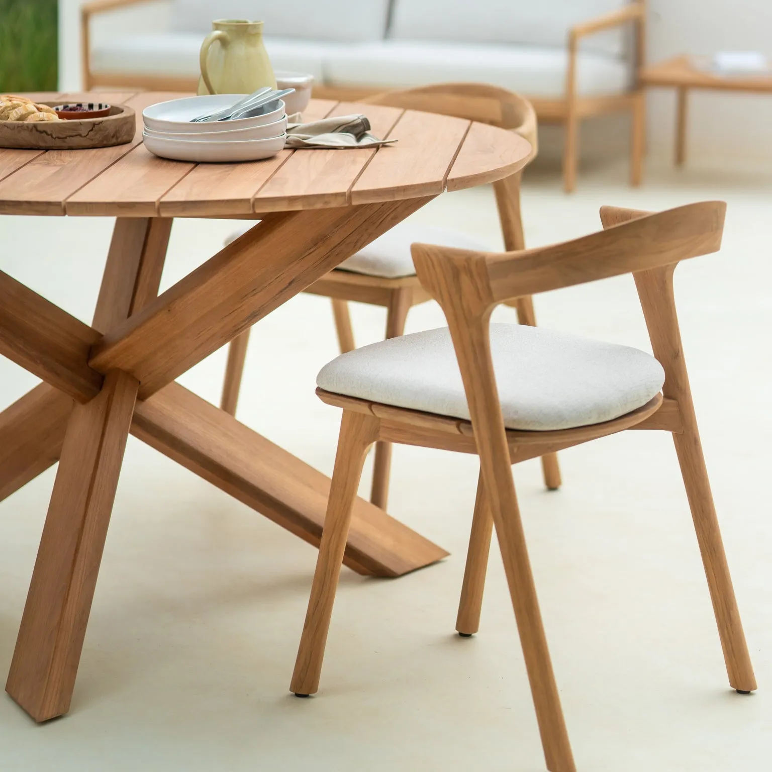 Circle Outdoor Dining Table