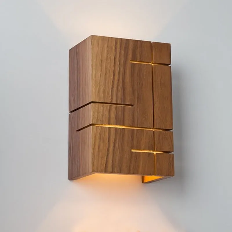 Claudo Wall Light