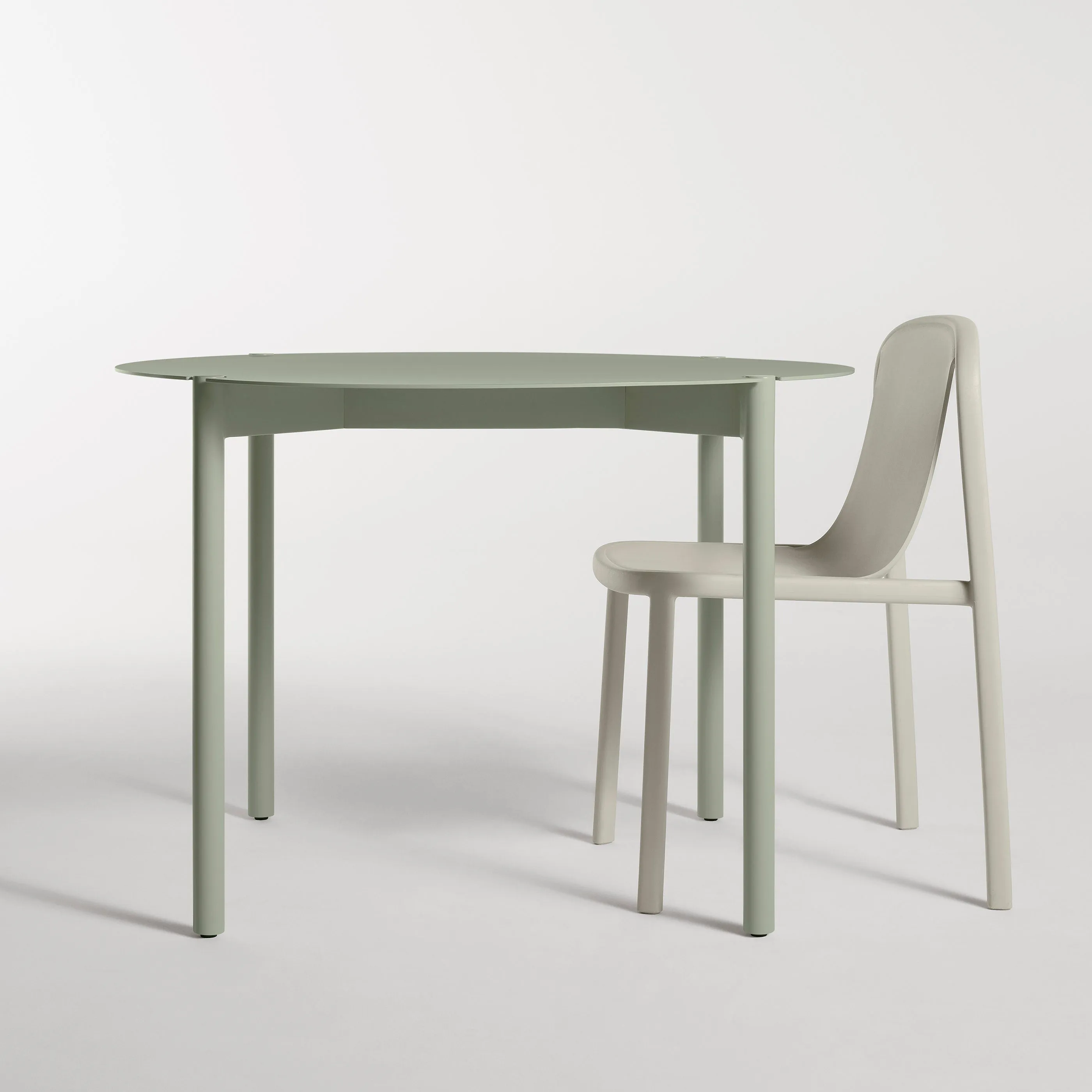Comeuppance Round Dining Table