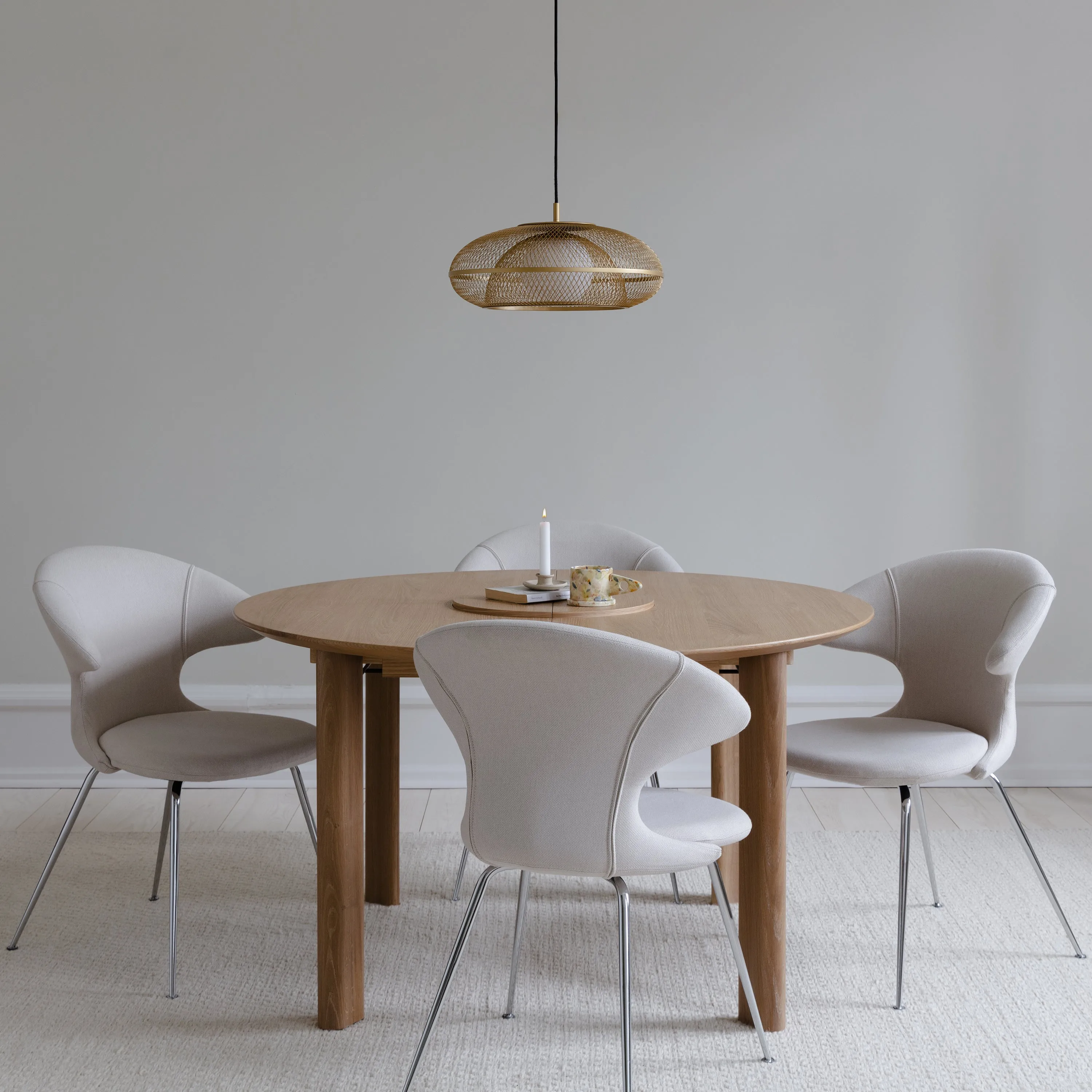 Comfort Circle Extendable Dining Table