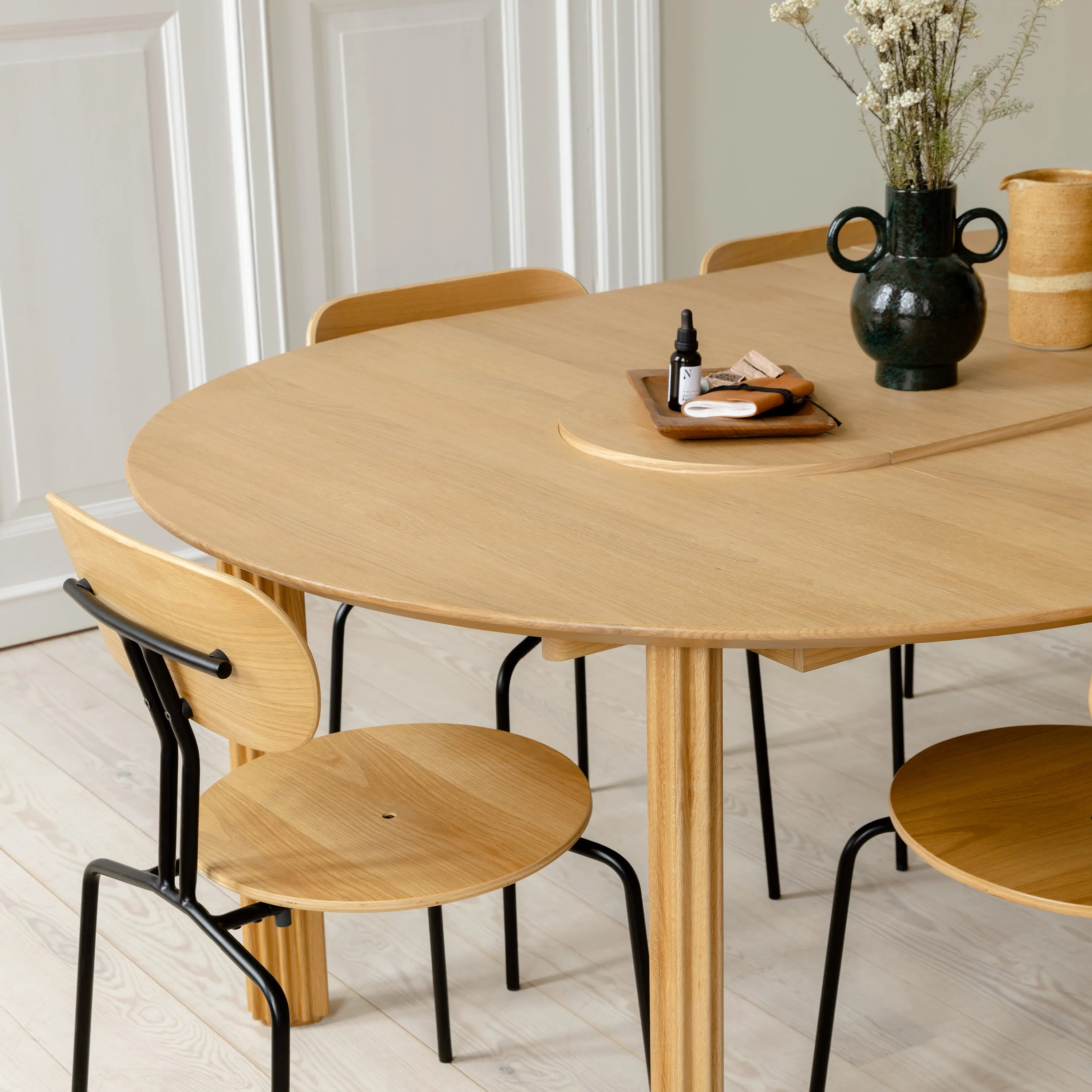 Comfort Circle Extendable Dining Table