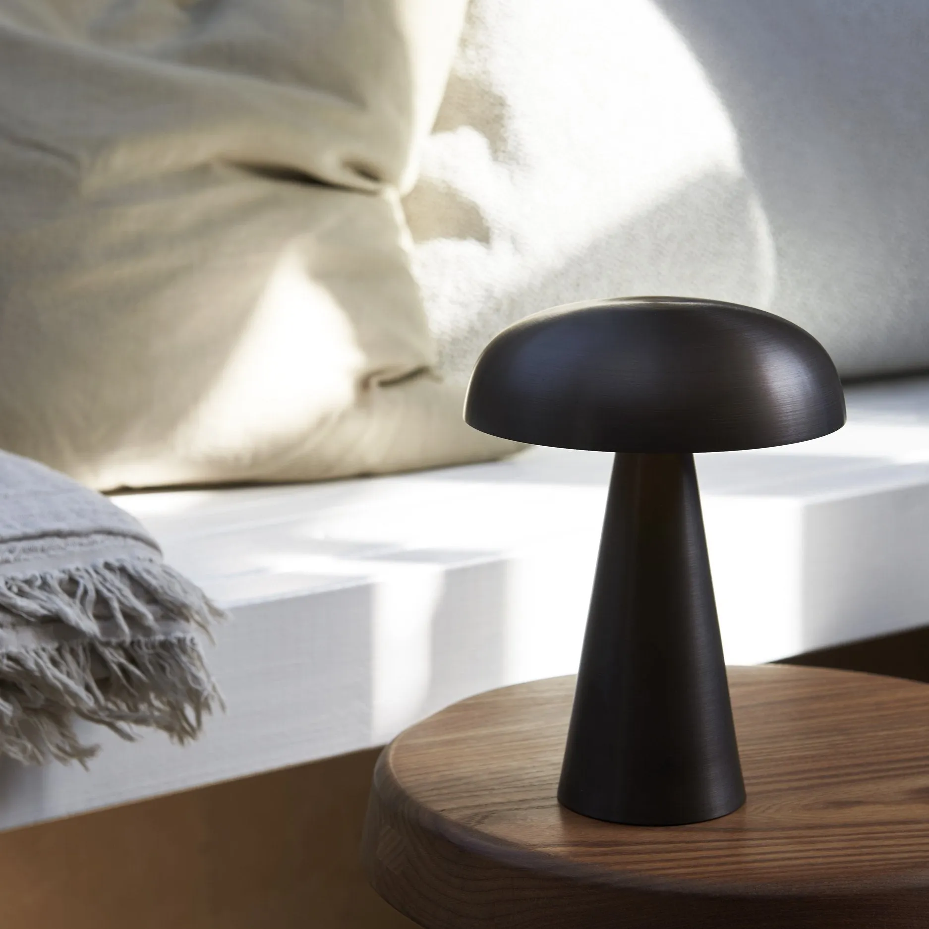 Como Portable Table Lamp