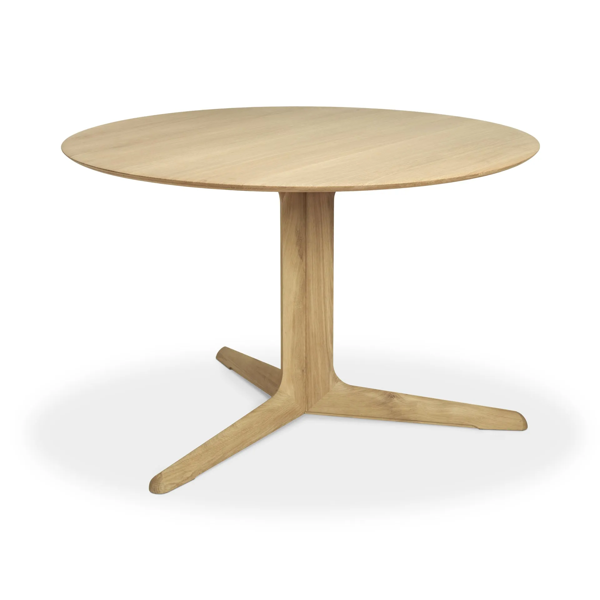 Corto Round Dining Table