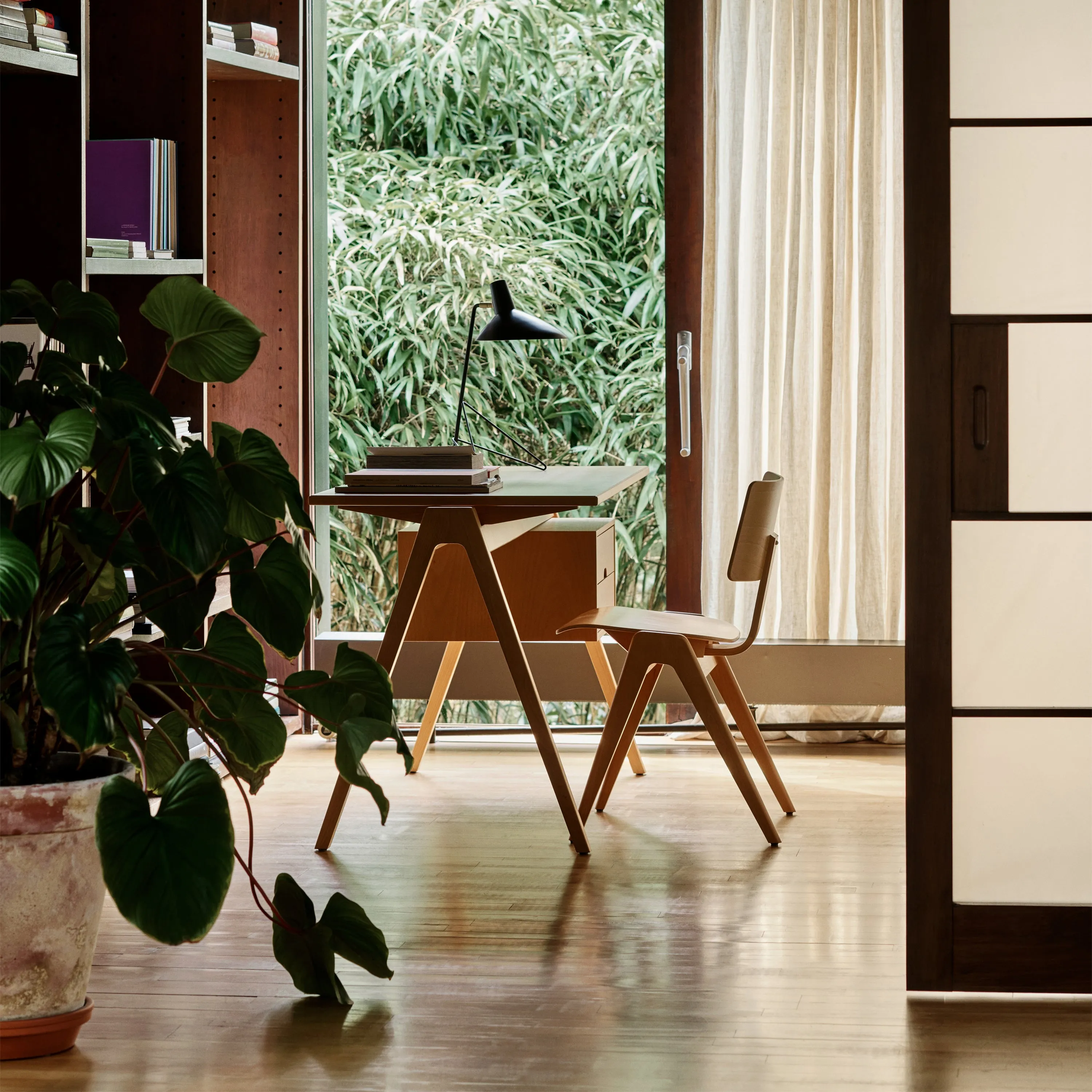 Daystak Side Chair