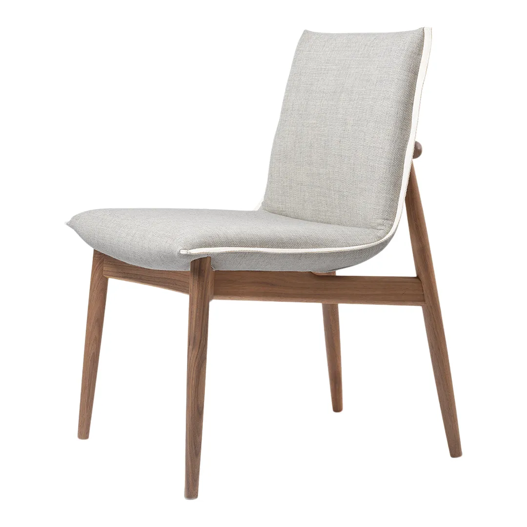E004 Embrace Chair