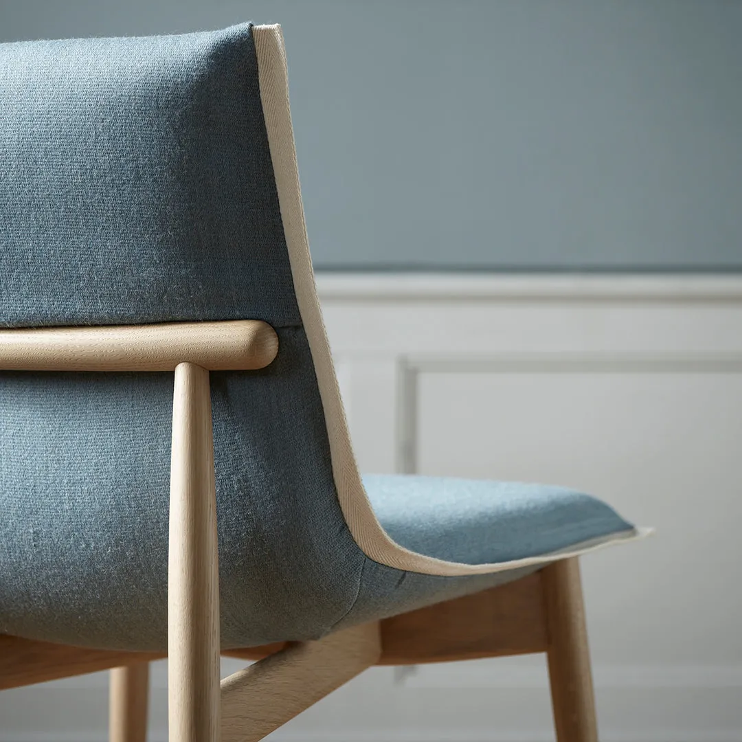 E004 Embrace Chair