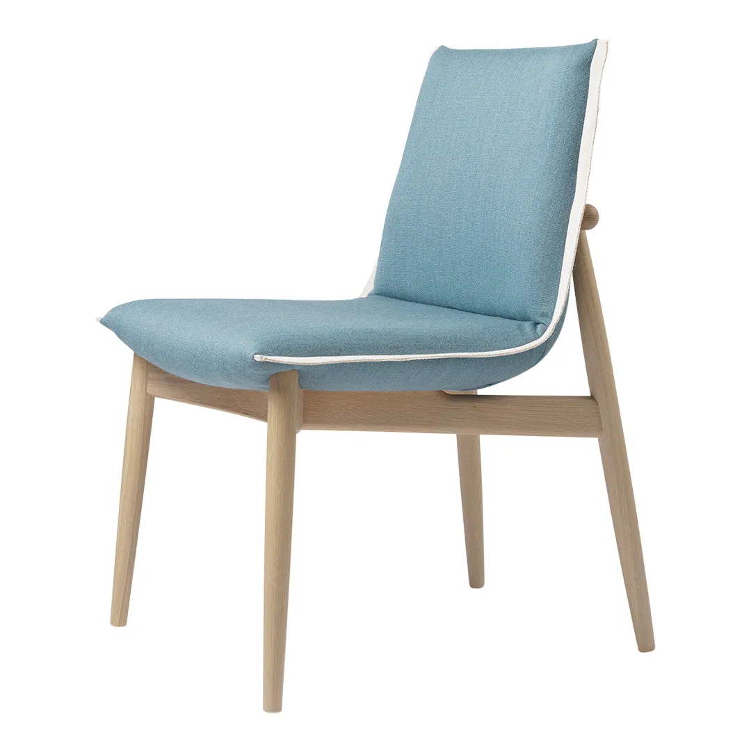 E004 Embrace Chair
