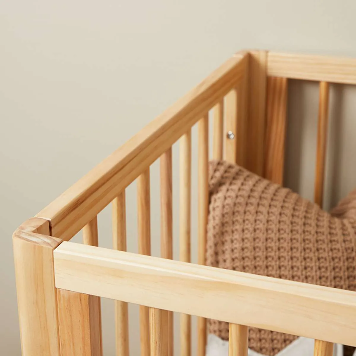 Fraser Coastal Cot - Natural Mocka