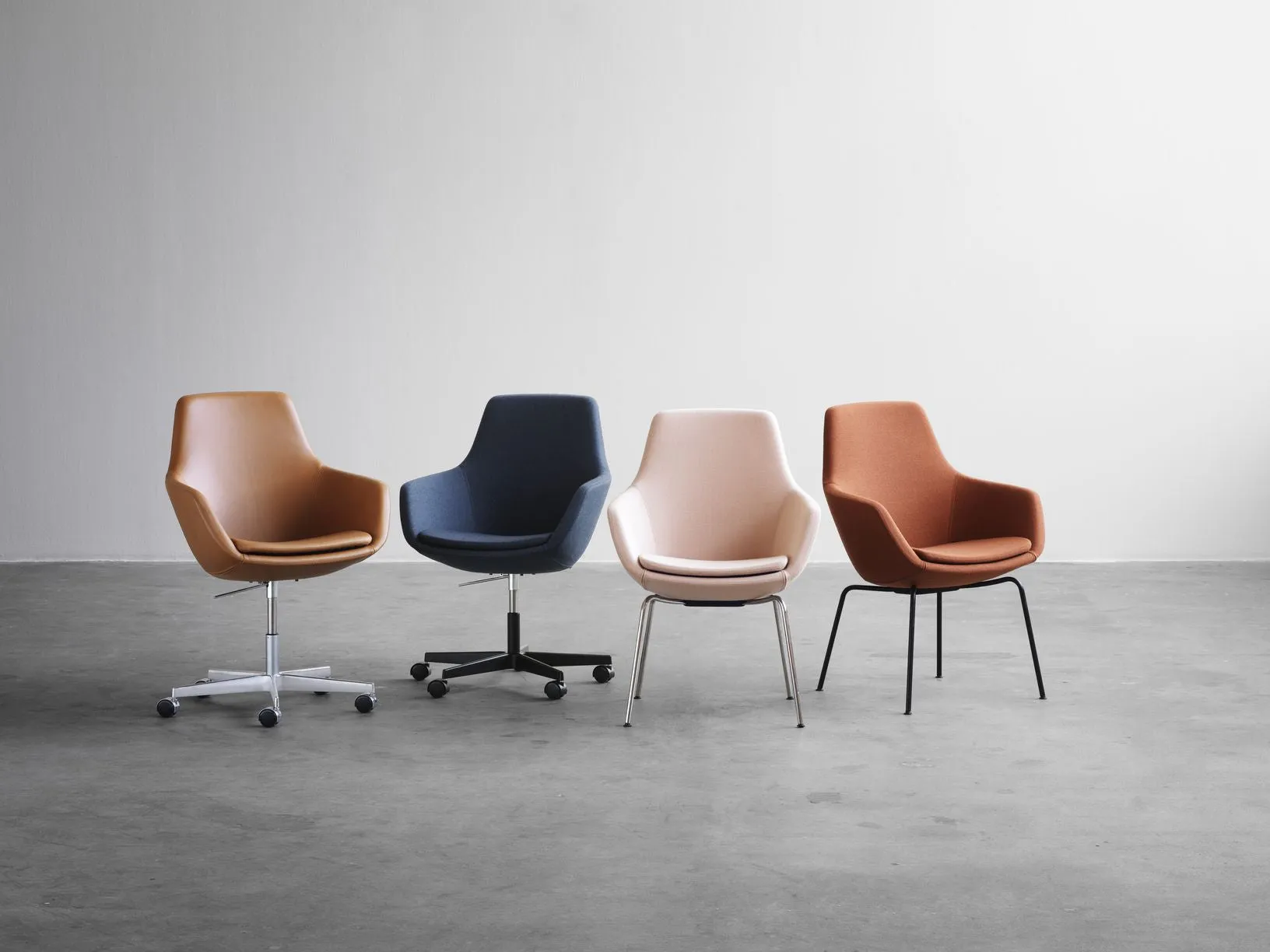 Fritz Hansen Little Giraffe Swivel Chair Fabric Christianshavn, Light Blue