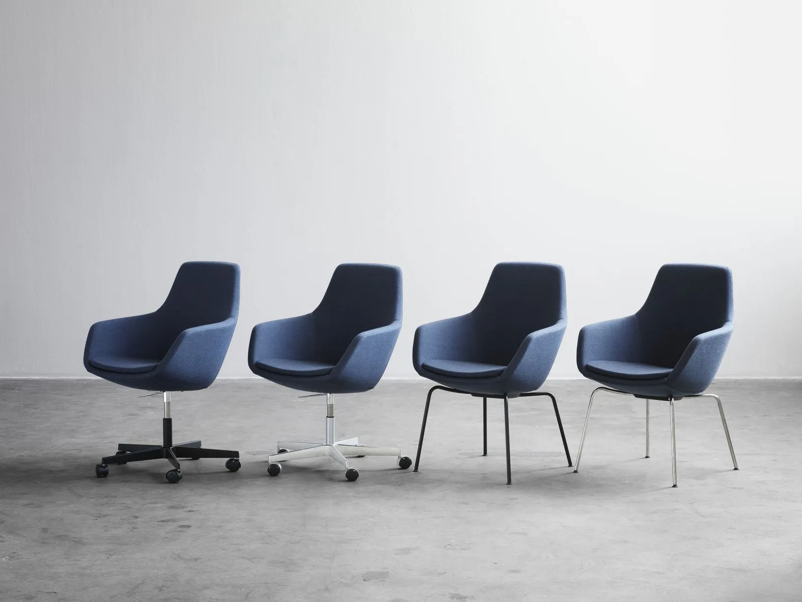 Fritz Hansen Little Giraffe Swivel Chair Fabric Christianshavn, Light Blue
