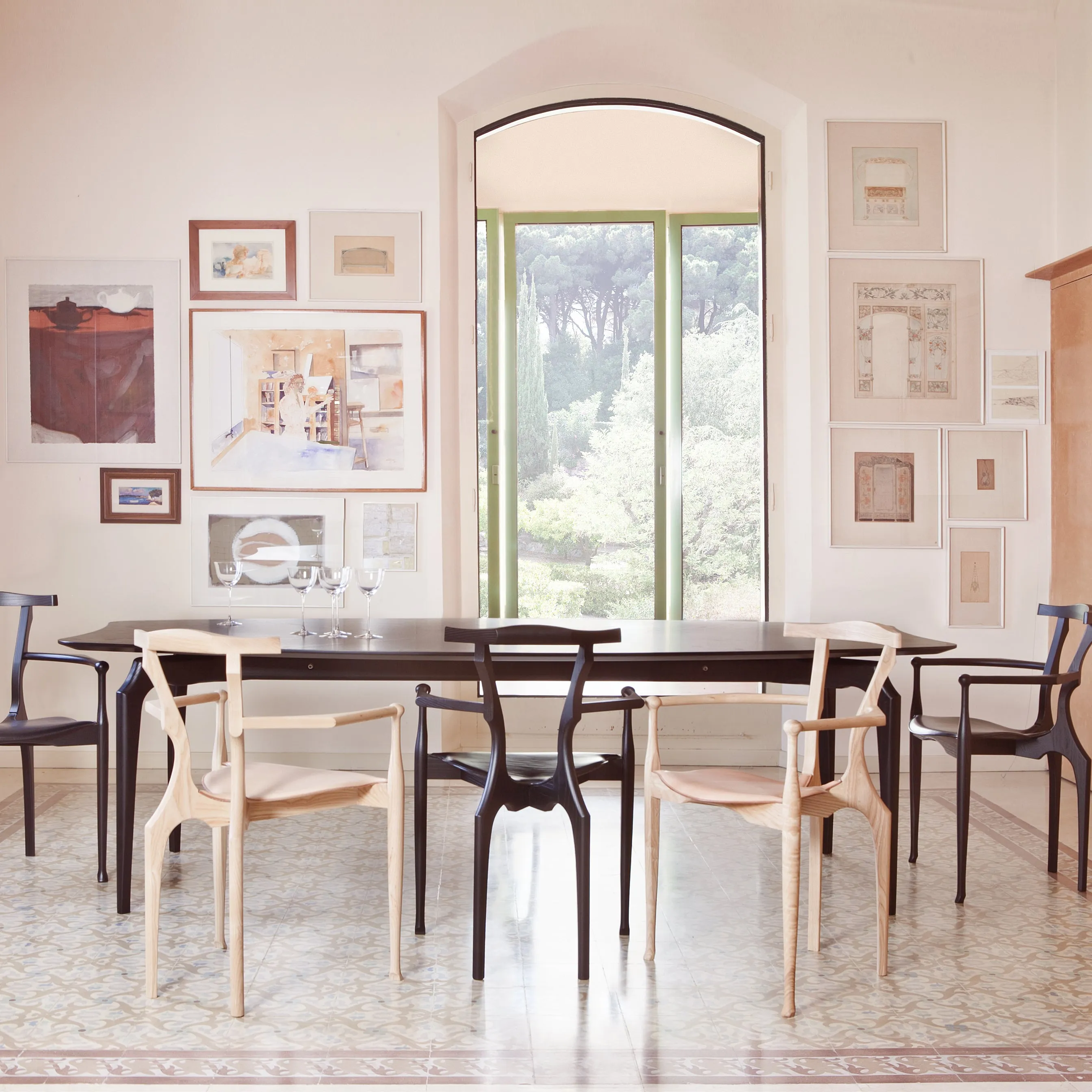 Gaulino Dining Table