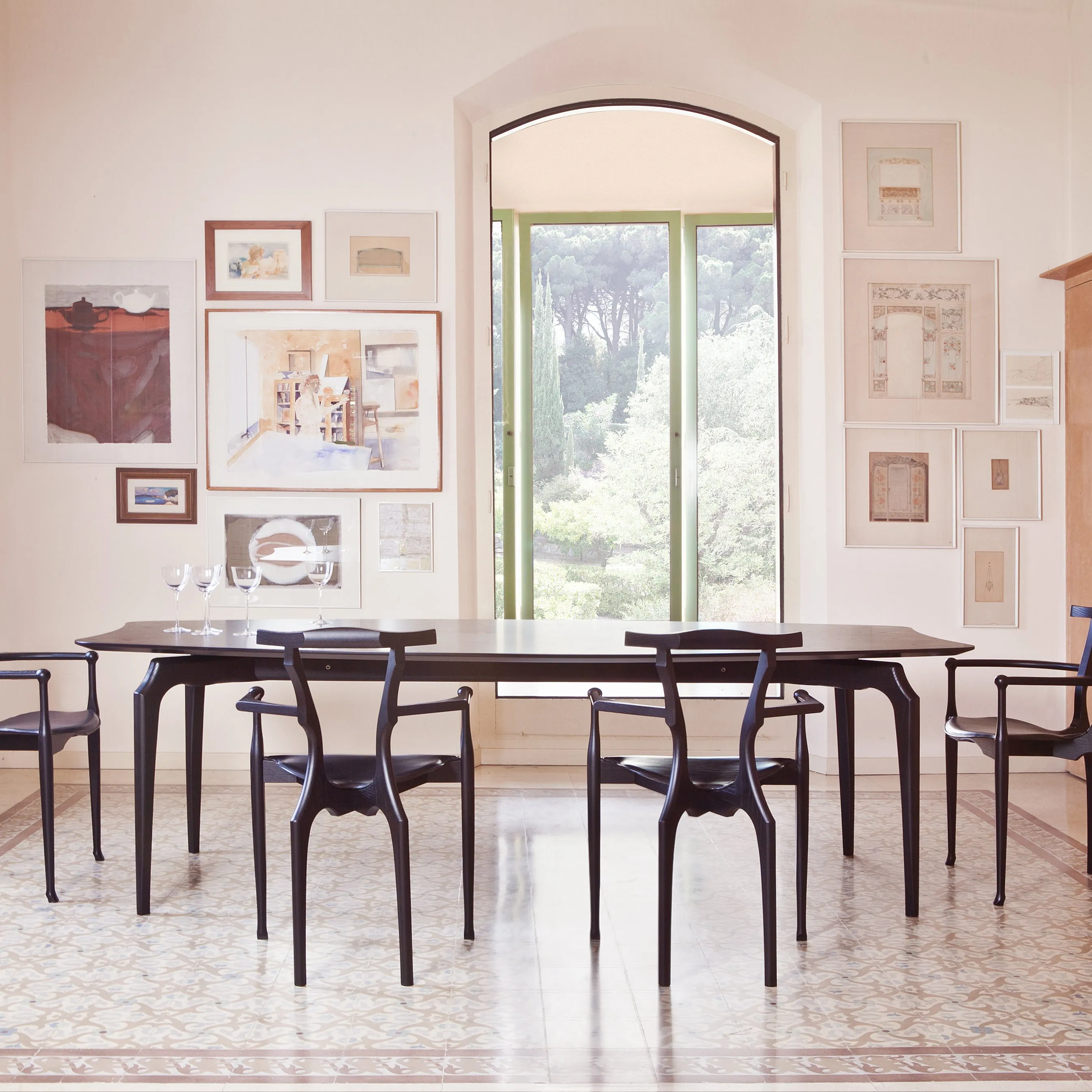 Gaulino Dining Table