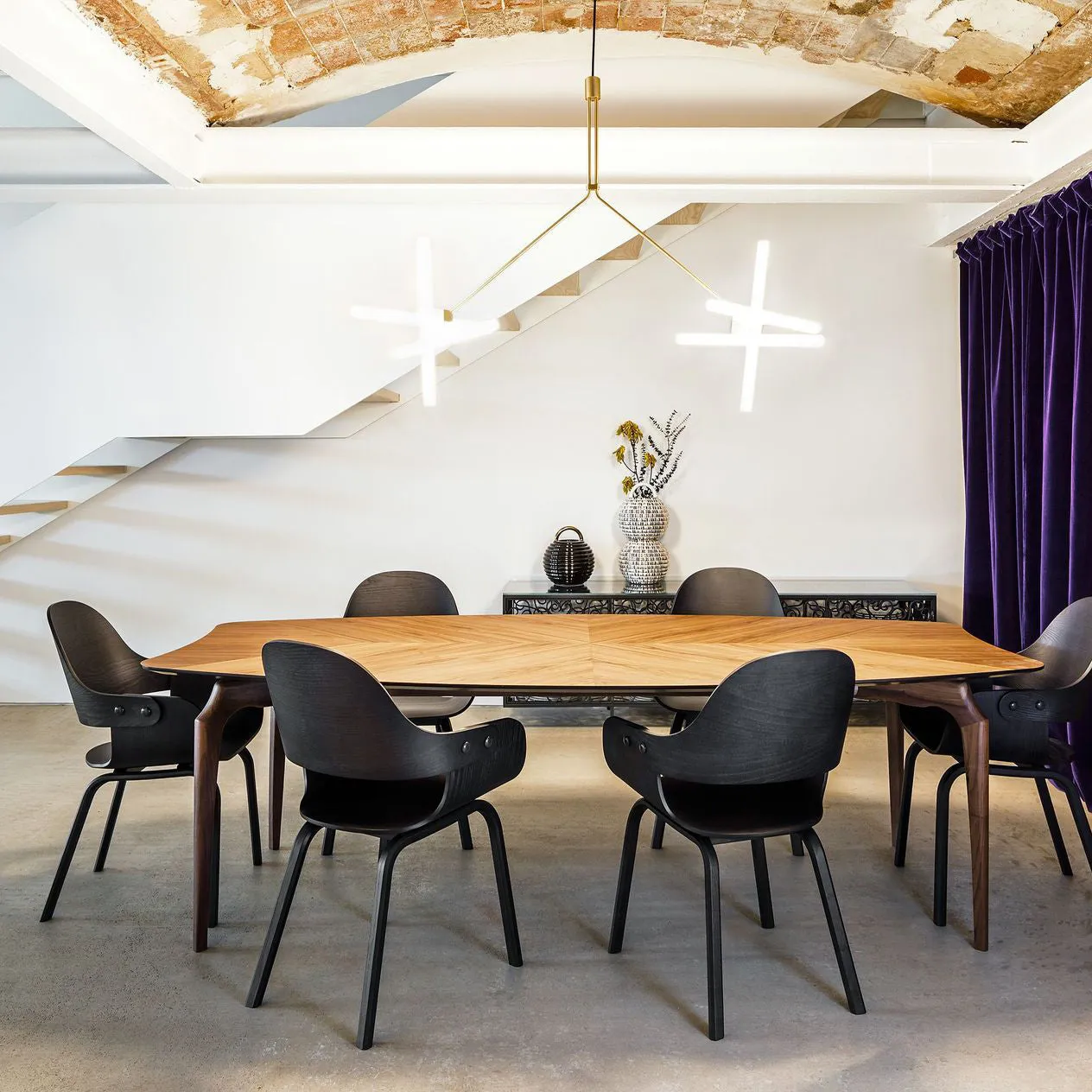 Gaulino Dining Table