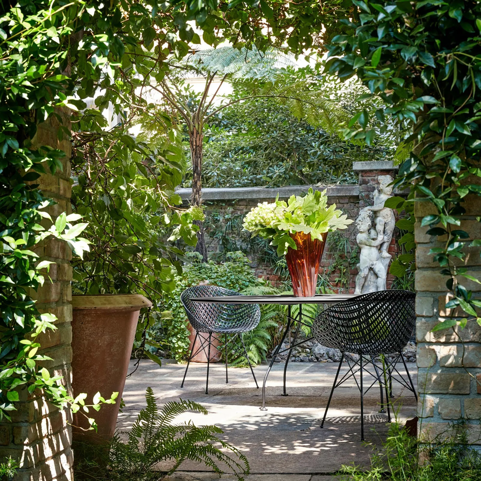 Glossy Outdoor Oval Dining Table
