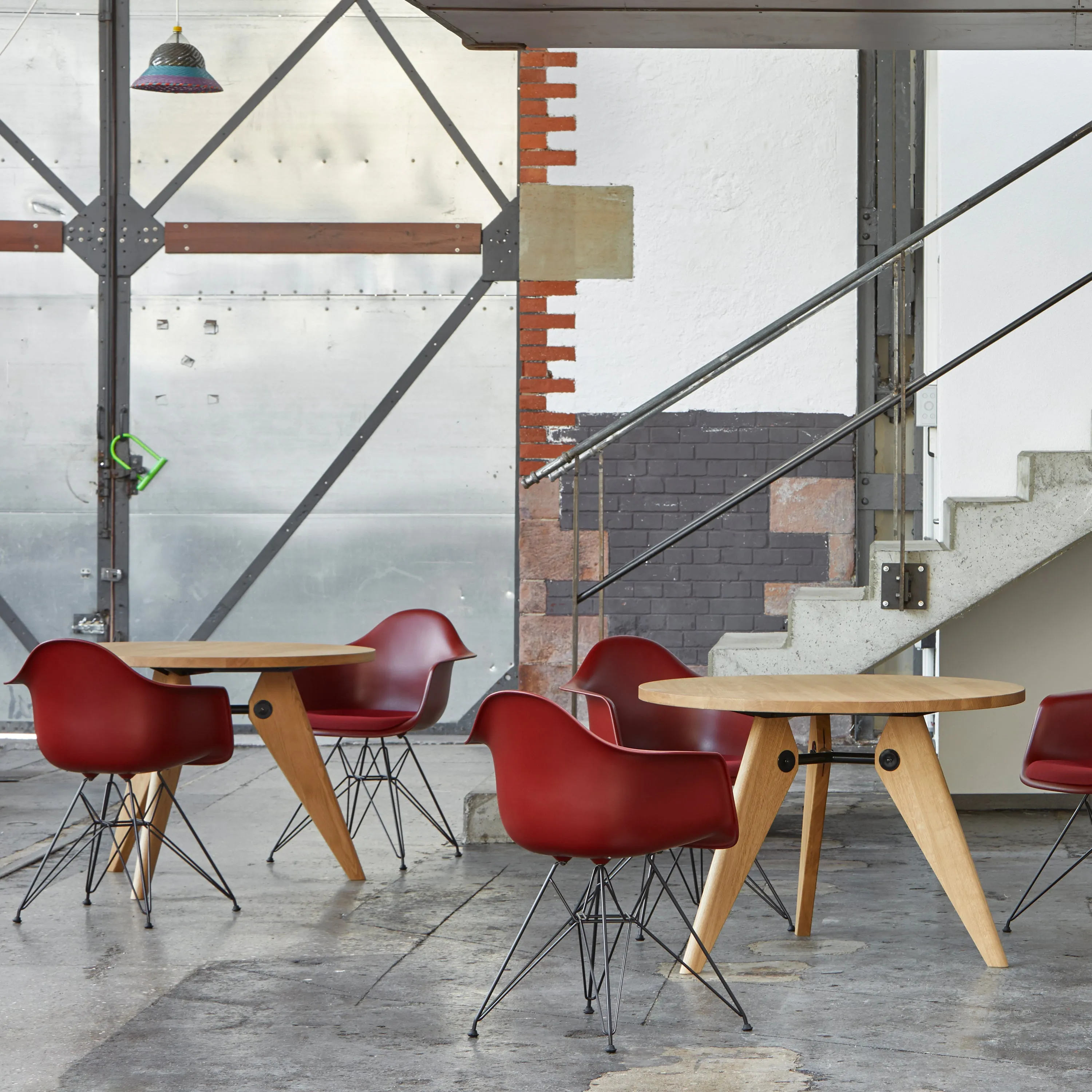 Gueridon Dining Table