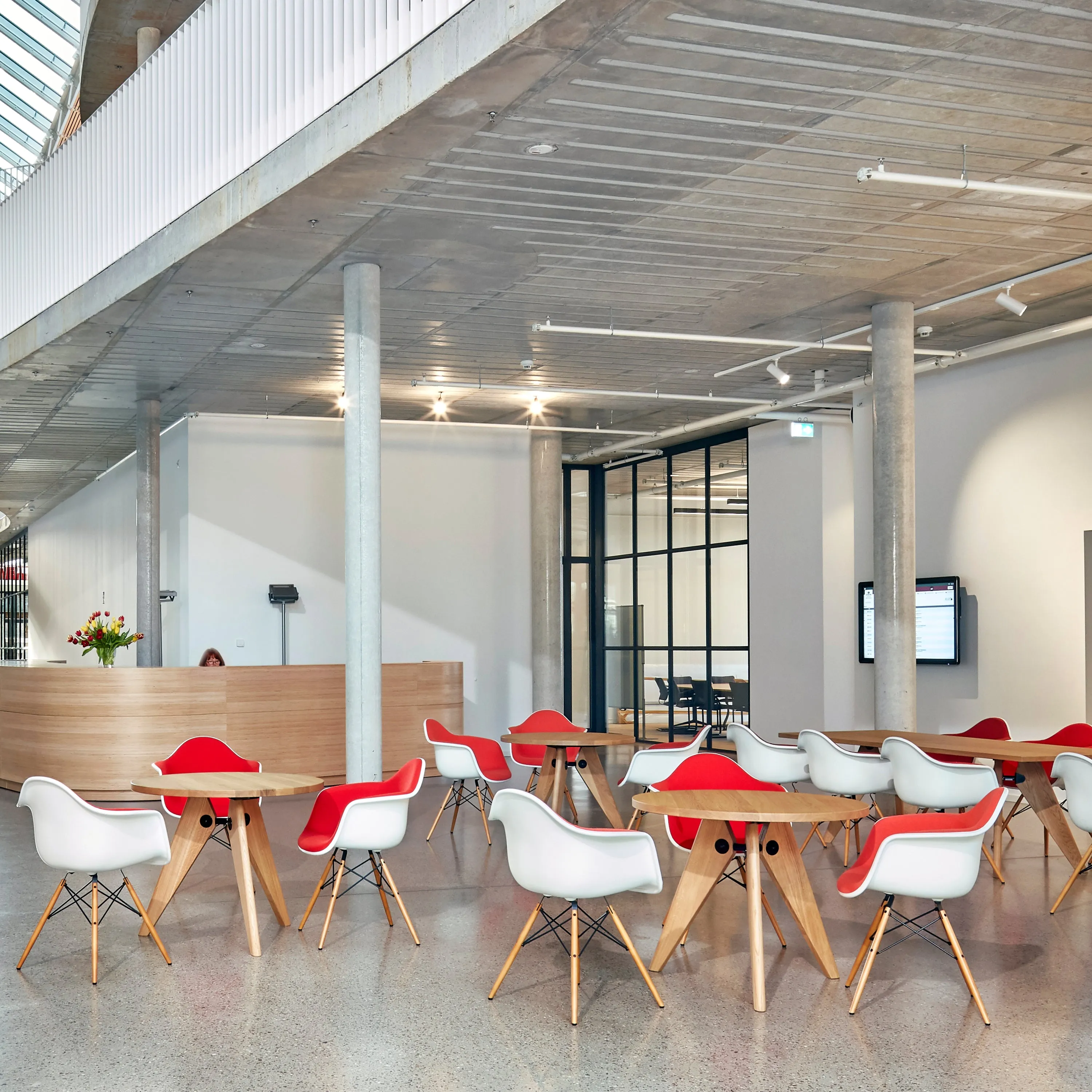 Gueridon Dining Table