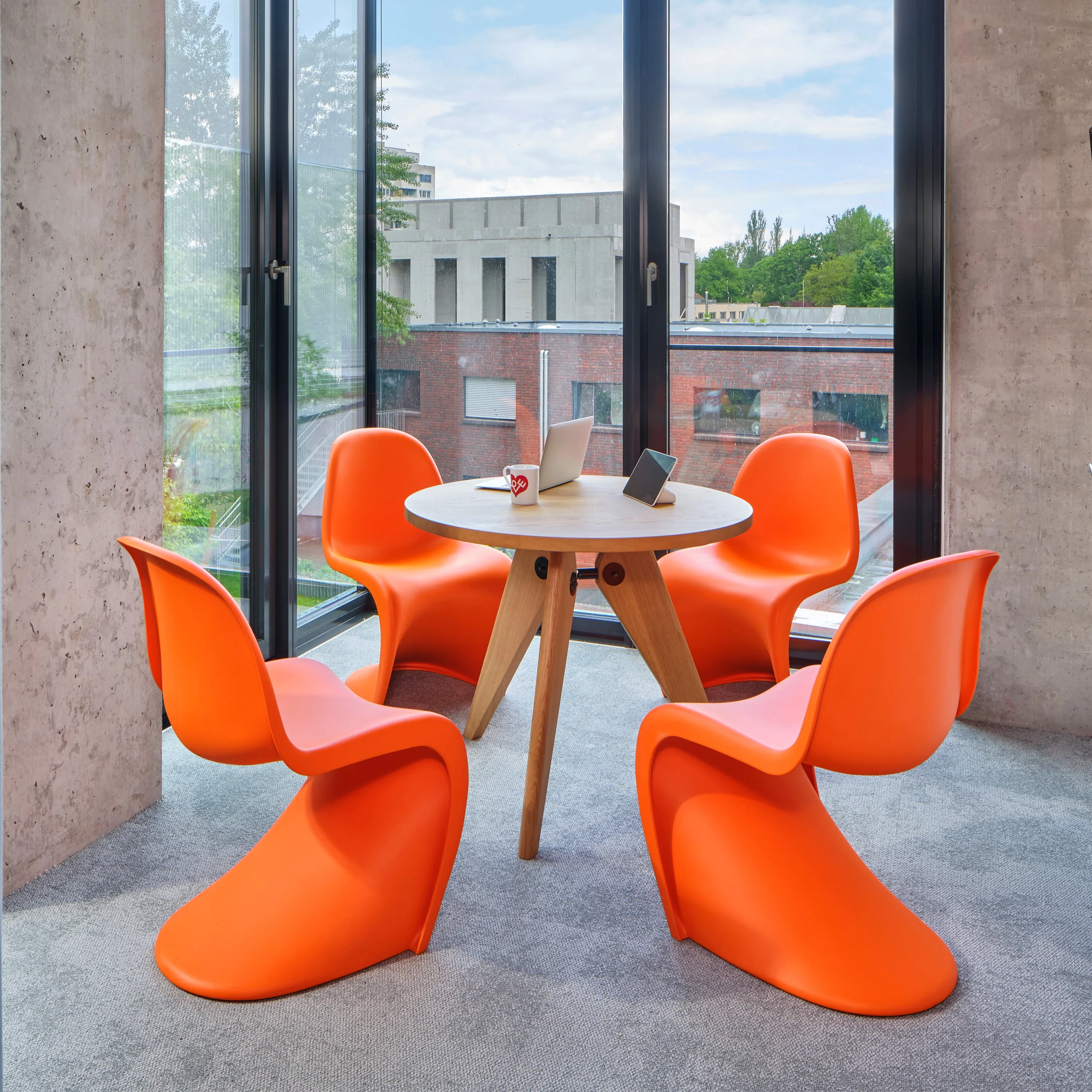 Gueridon Dining Table