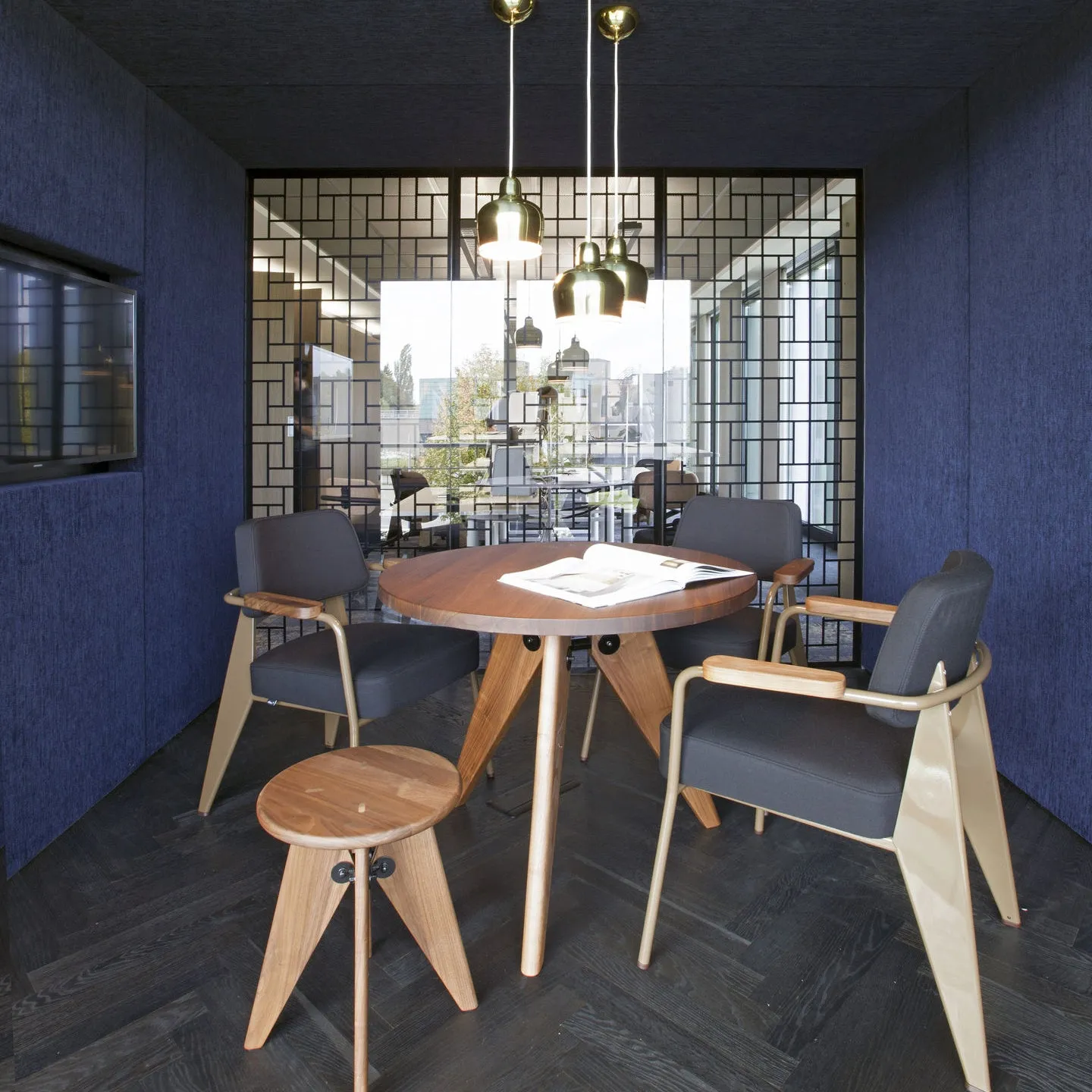 Gueridon Dining Table
