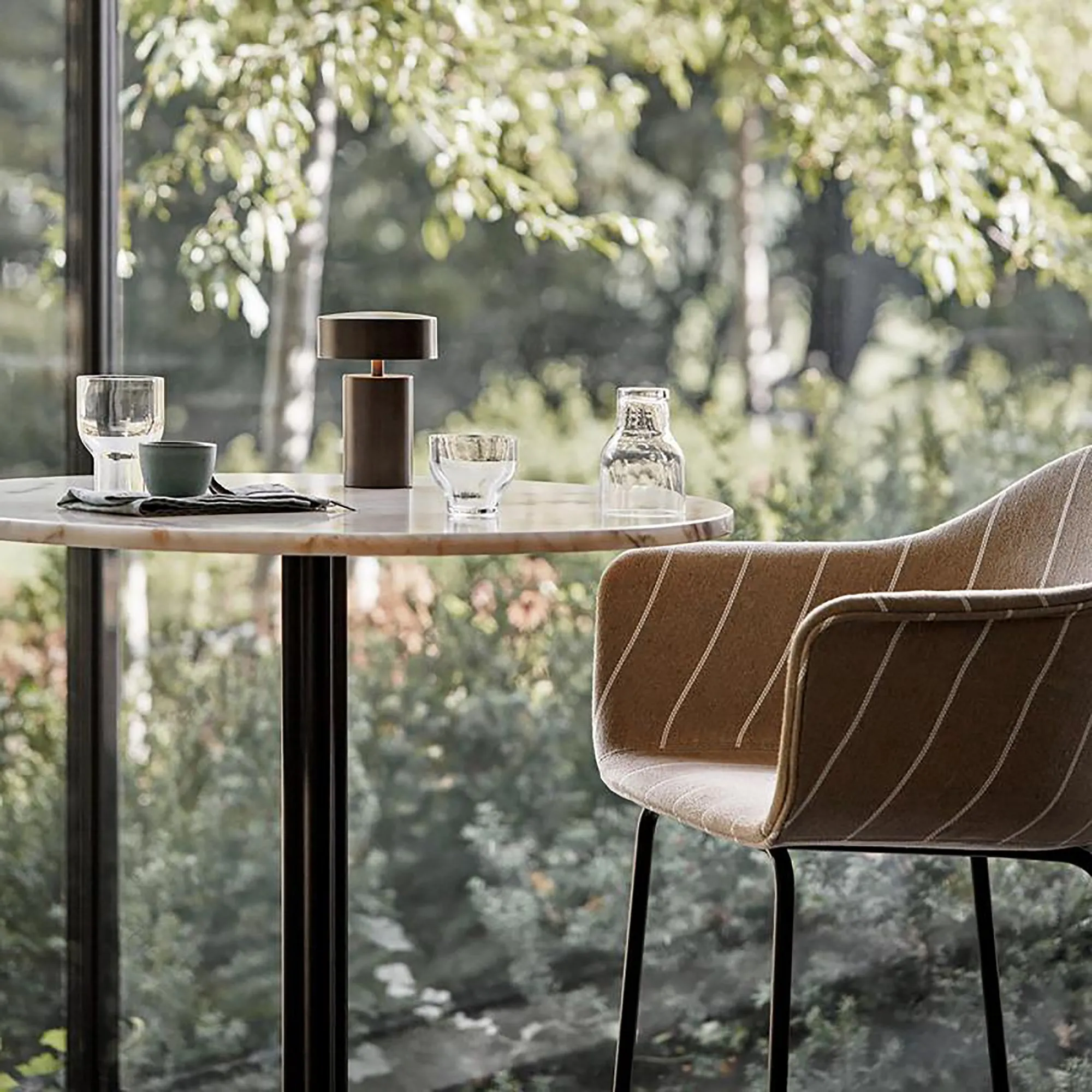 Harbour Column Round Dining Table