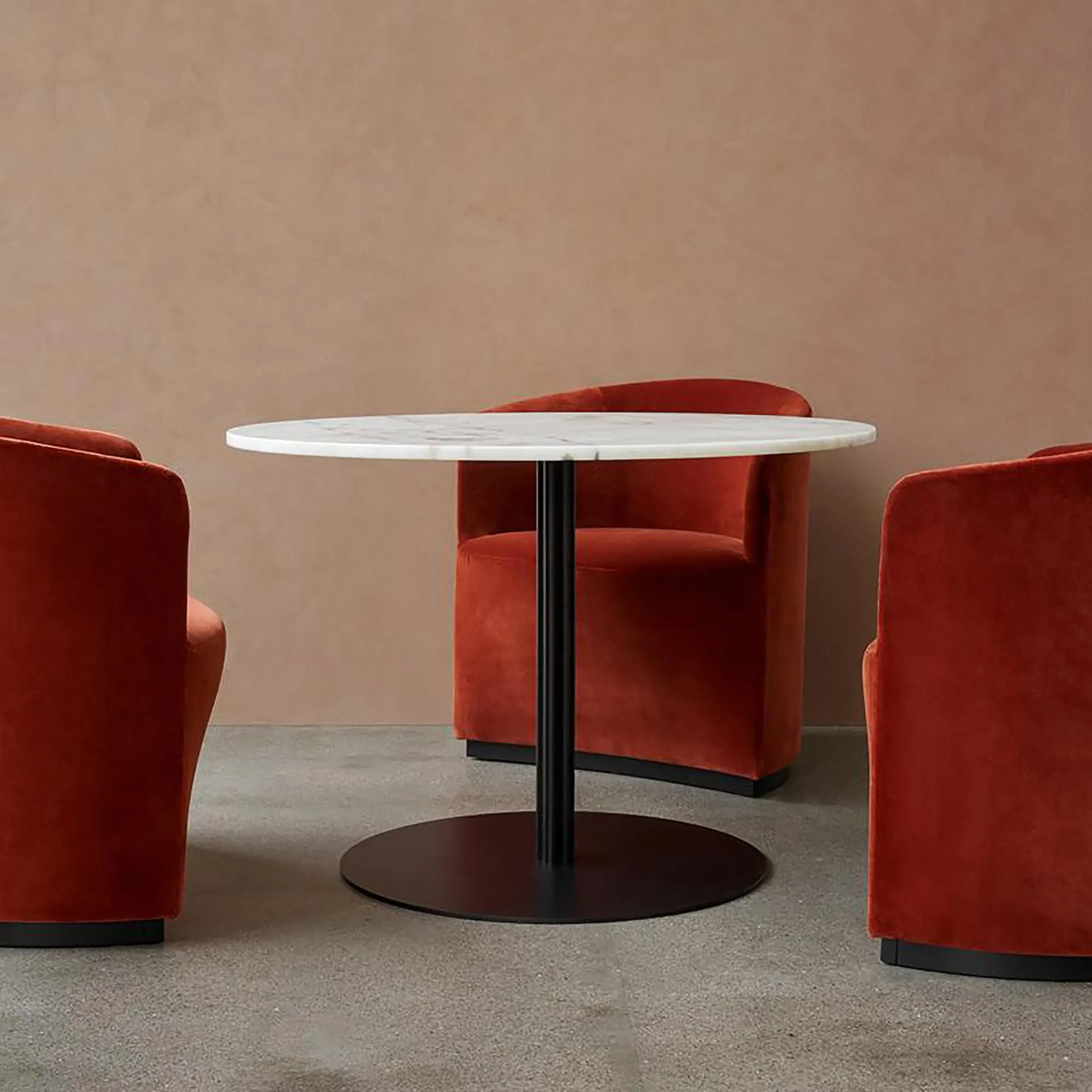 Harbour Column Round Dining Table