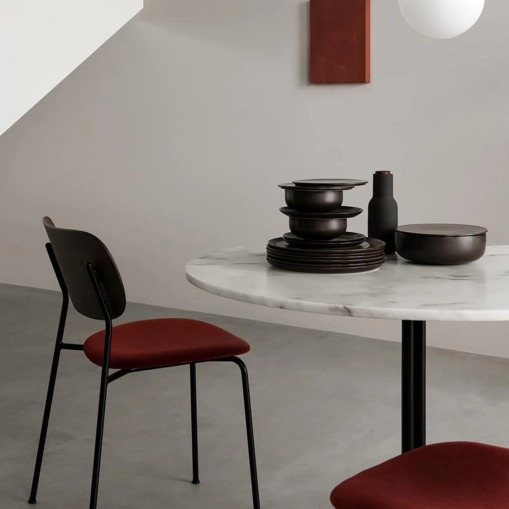 Harbour Column Round Dining Table