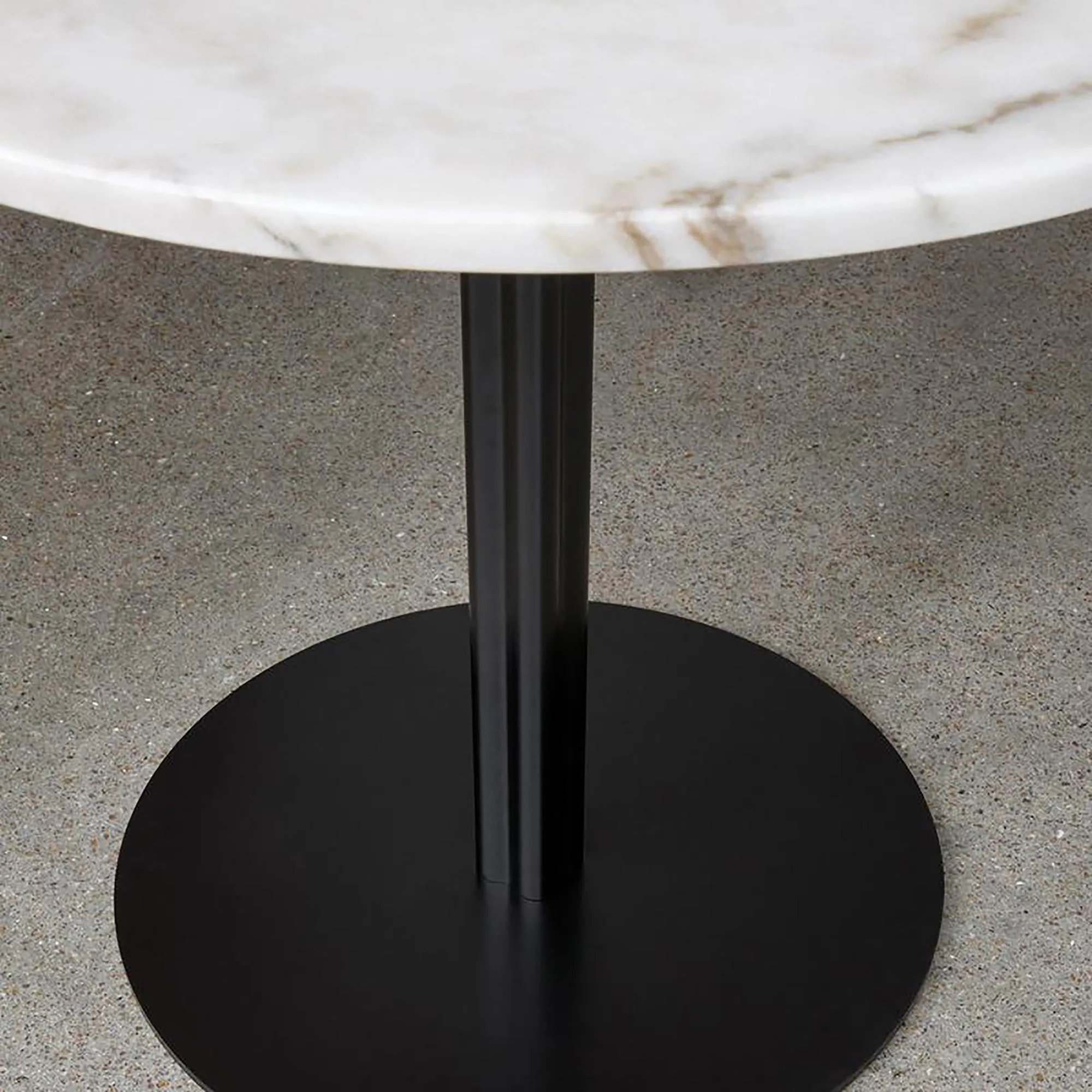 Harbour Column Round Dining Table