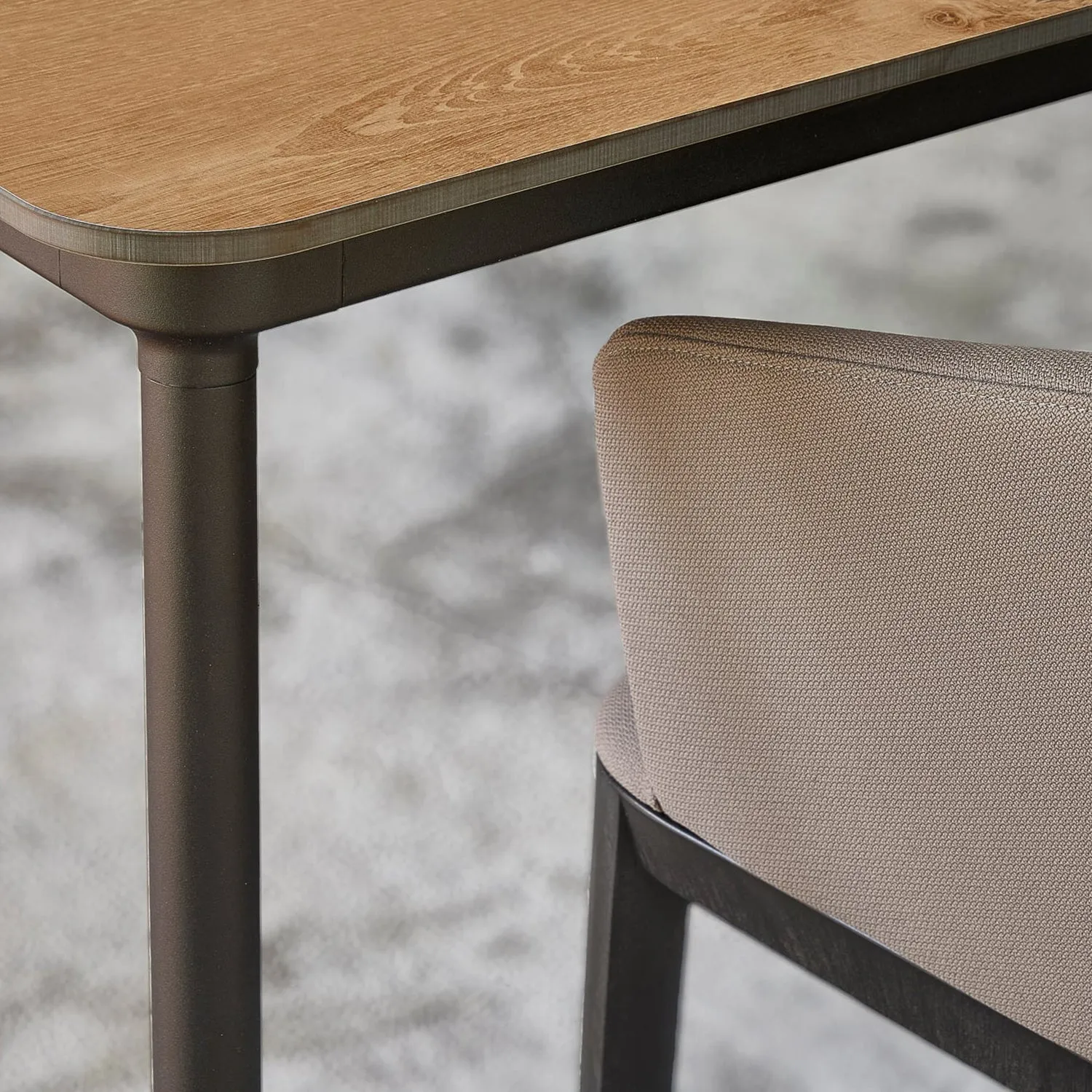 Hub Outdoor Rectangular Dining Table