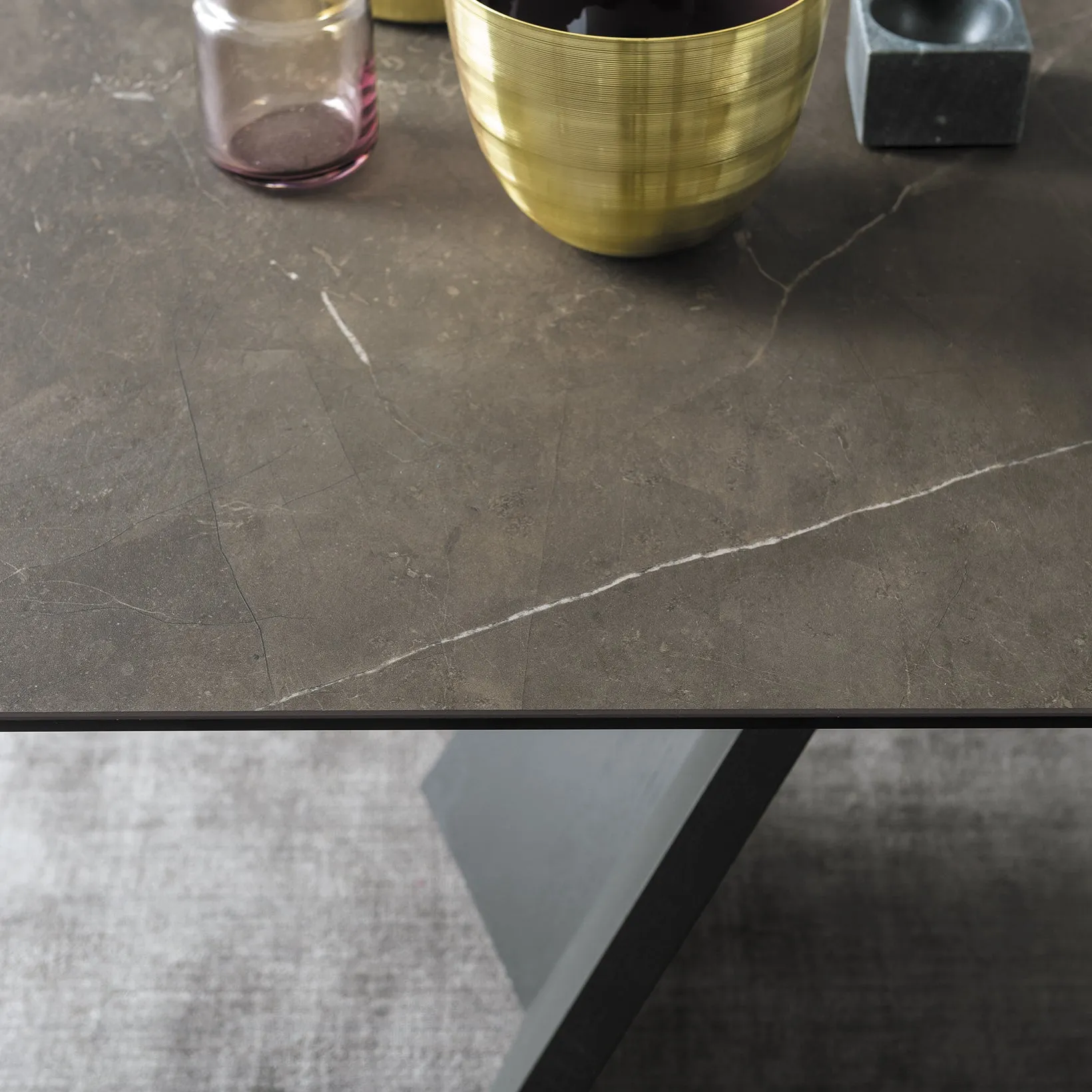 Icaro Curved Extendable Dining Table