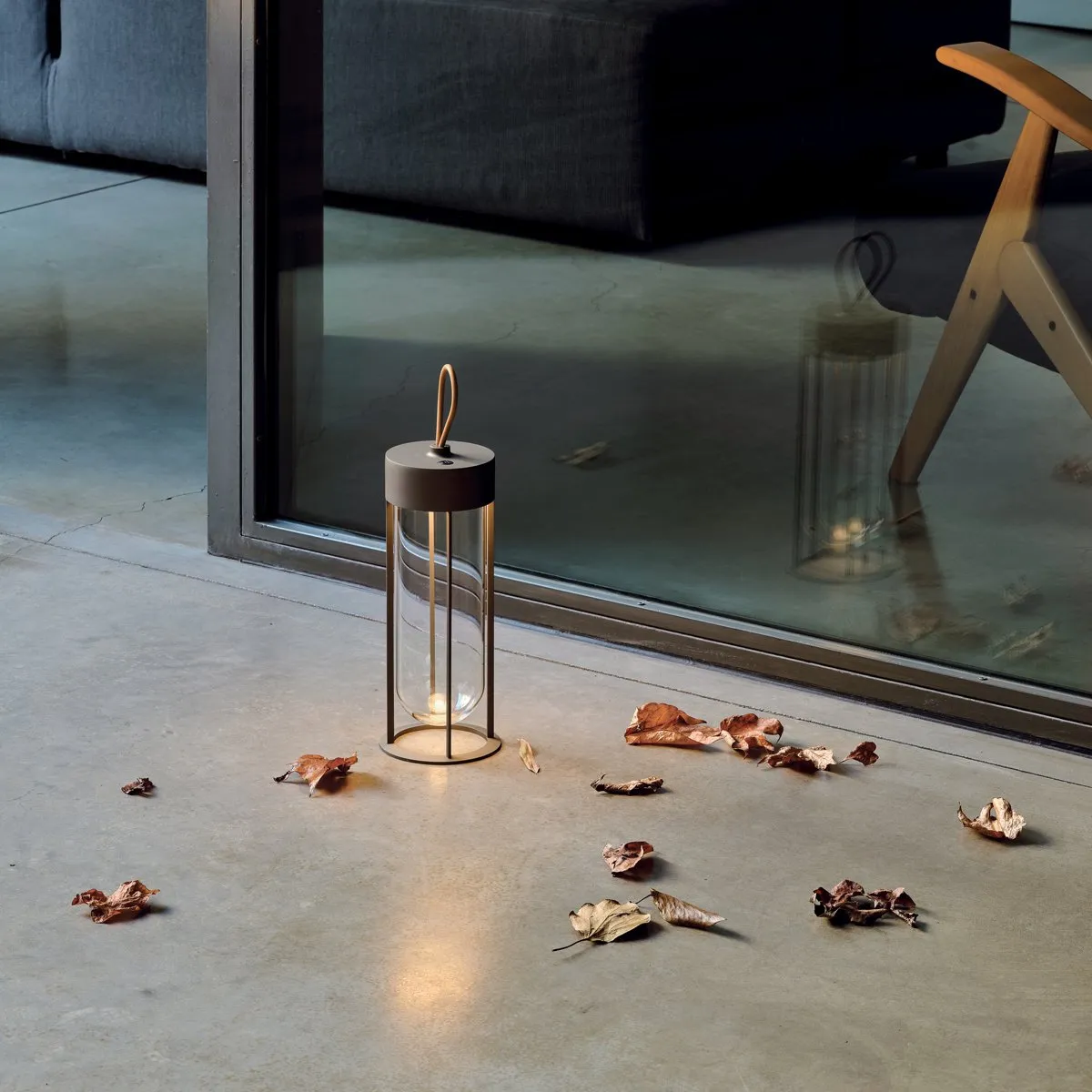 In Vitro Unplugged Portable Lamp