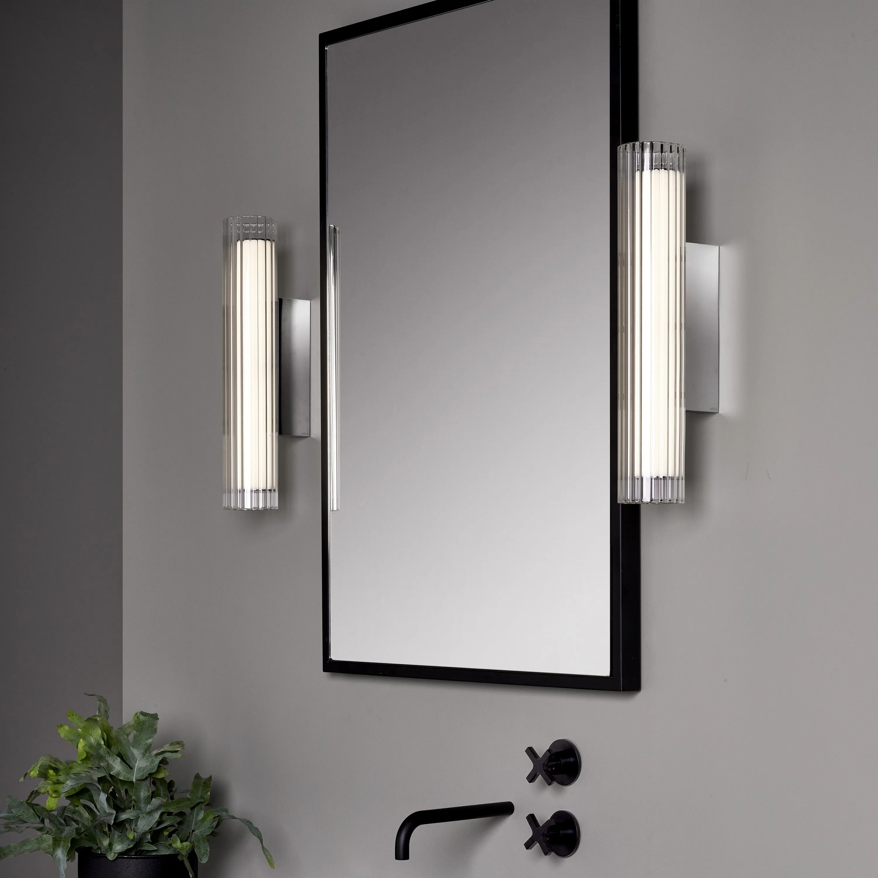 Io LED Bathroom Vanity Light