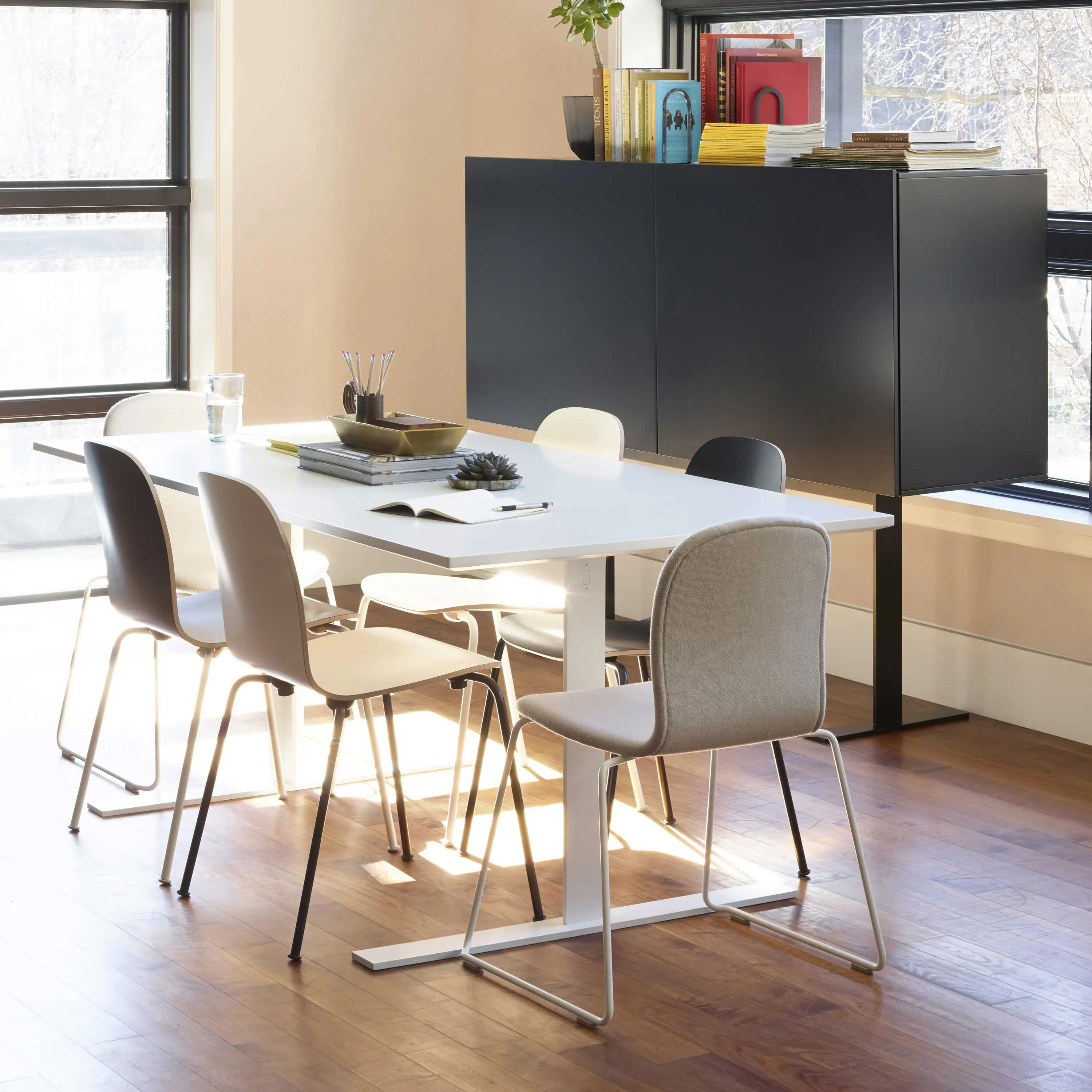 Luxor Dining Table