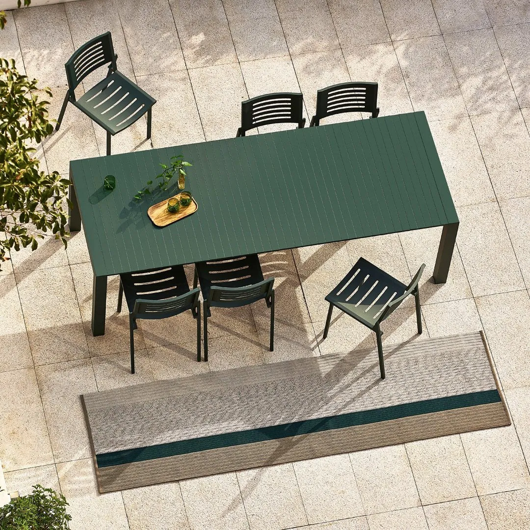 Mindo 111 Extendable Outdoor Dining Table