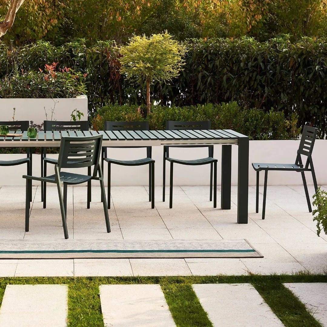 Mindo 111 Extendable Outdoor Dining Table