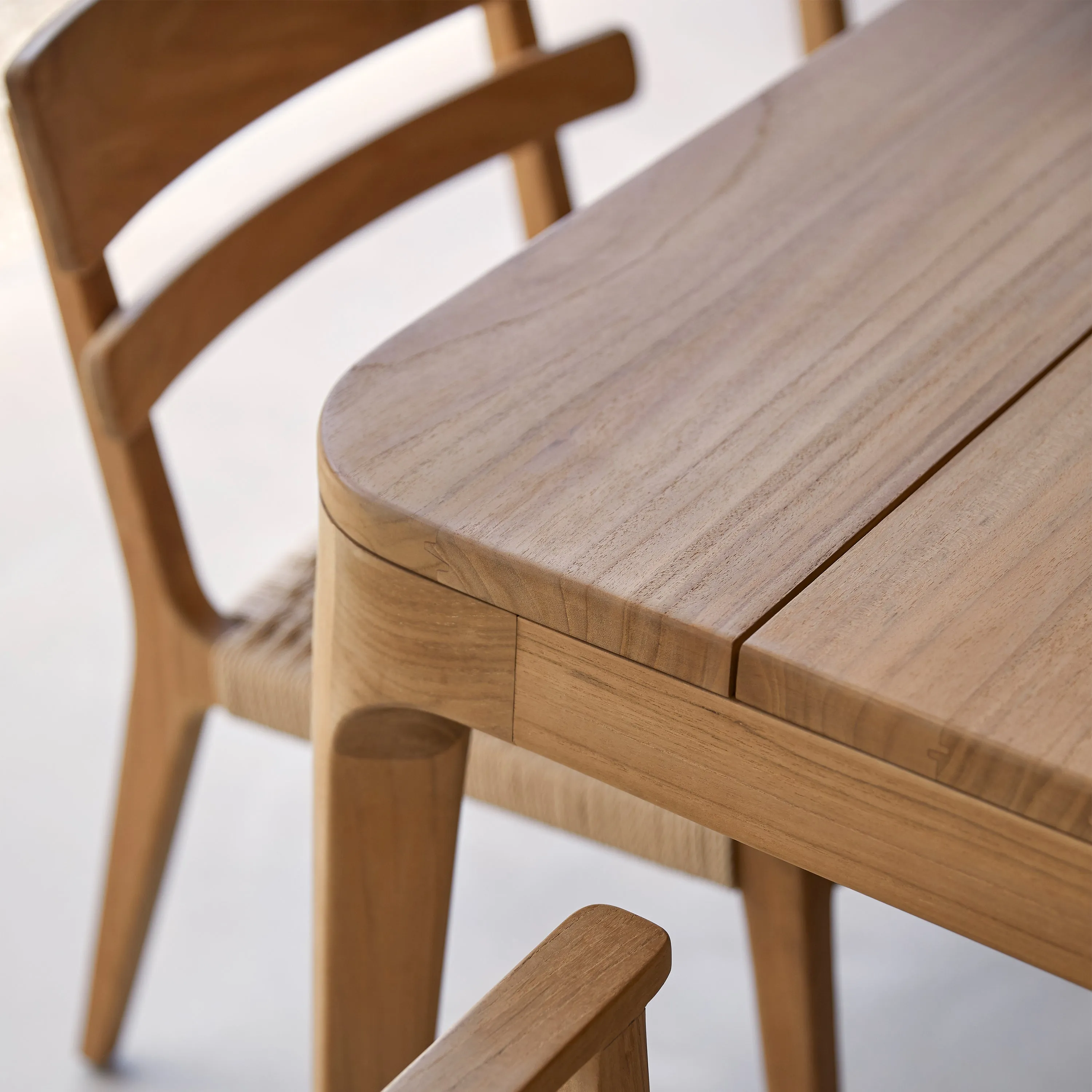 Paralel Rectangular Extendable Dining Table