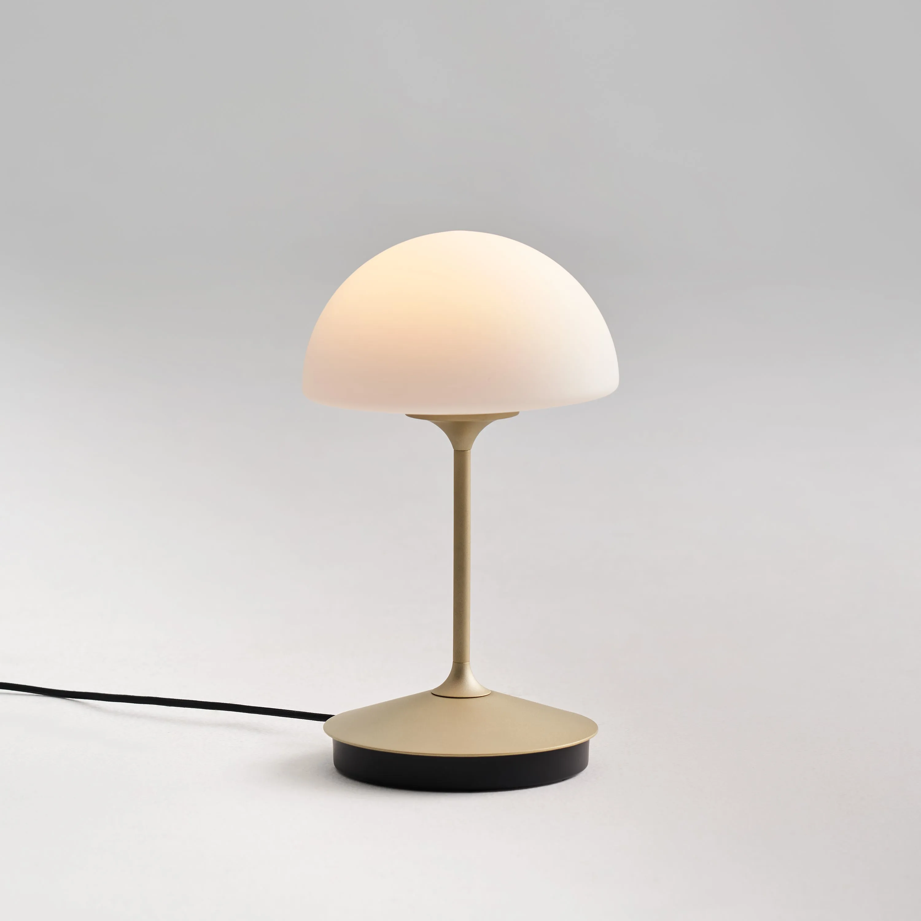 Pensee LED Table Lamp